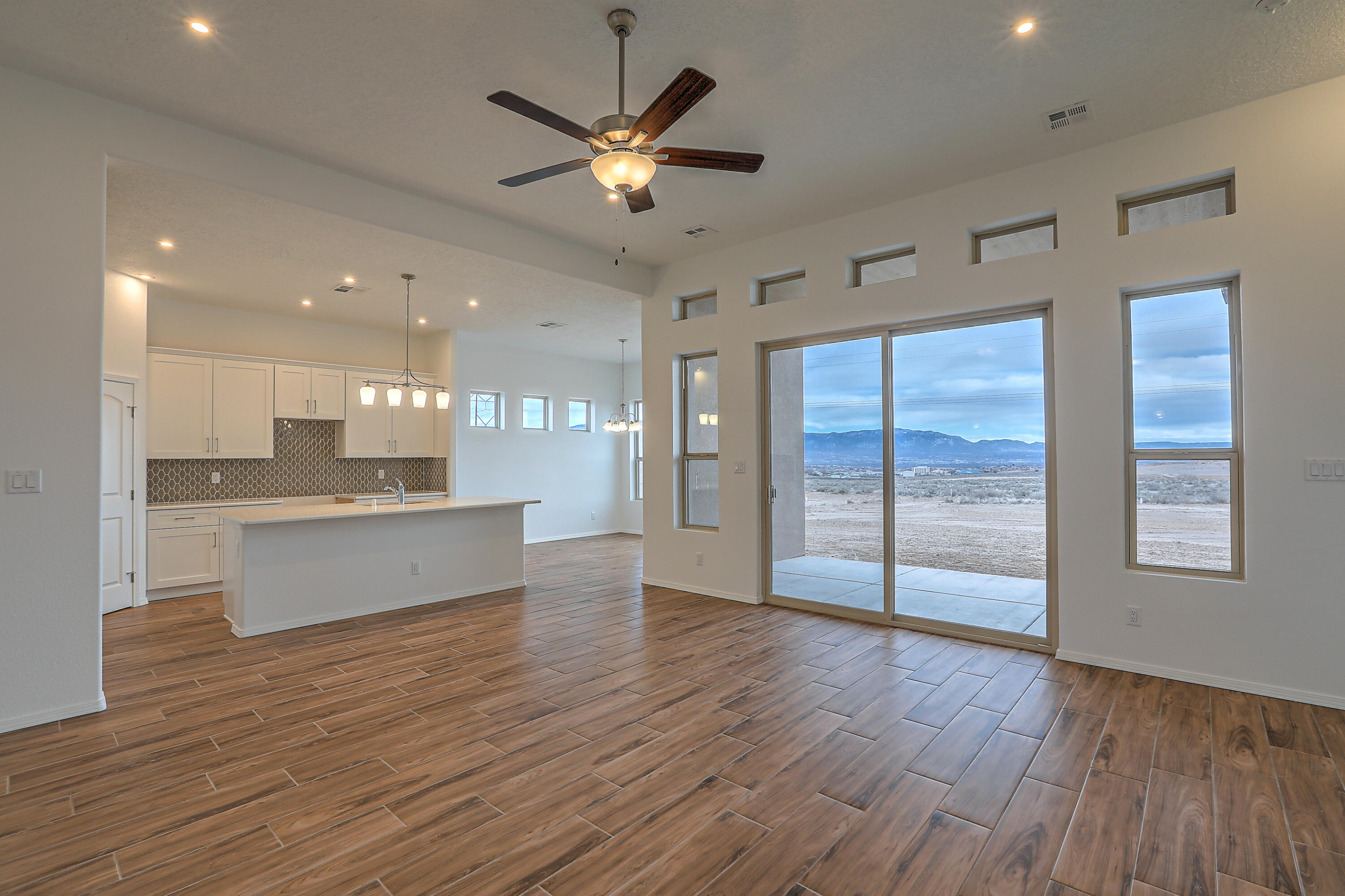 824 Villa Road SE