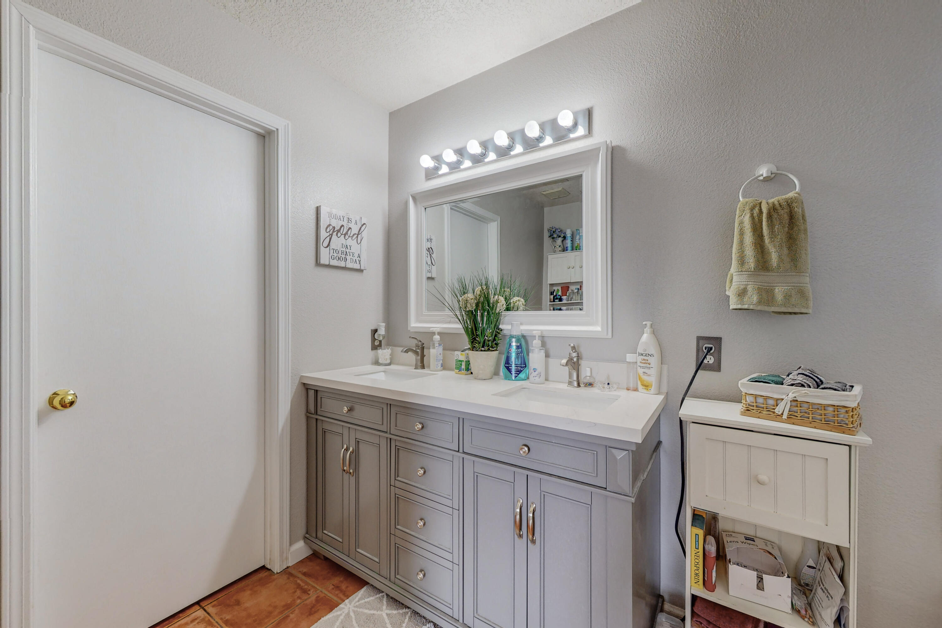 4653 Pomona Hills Court NE