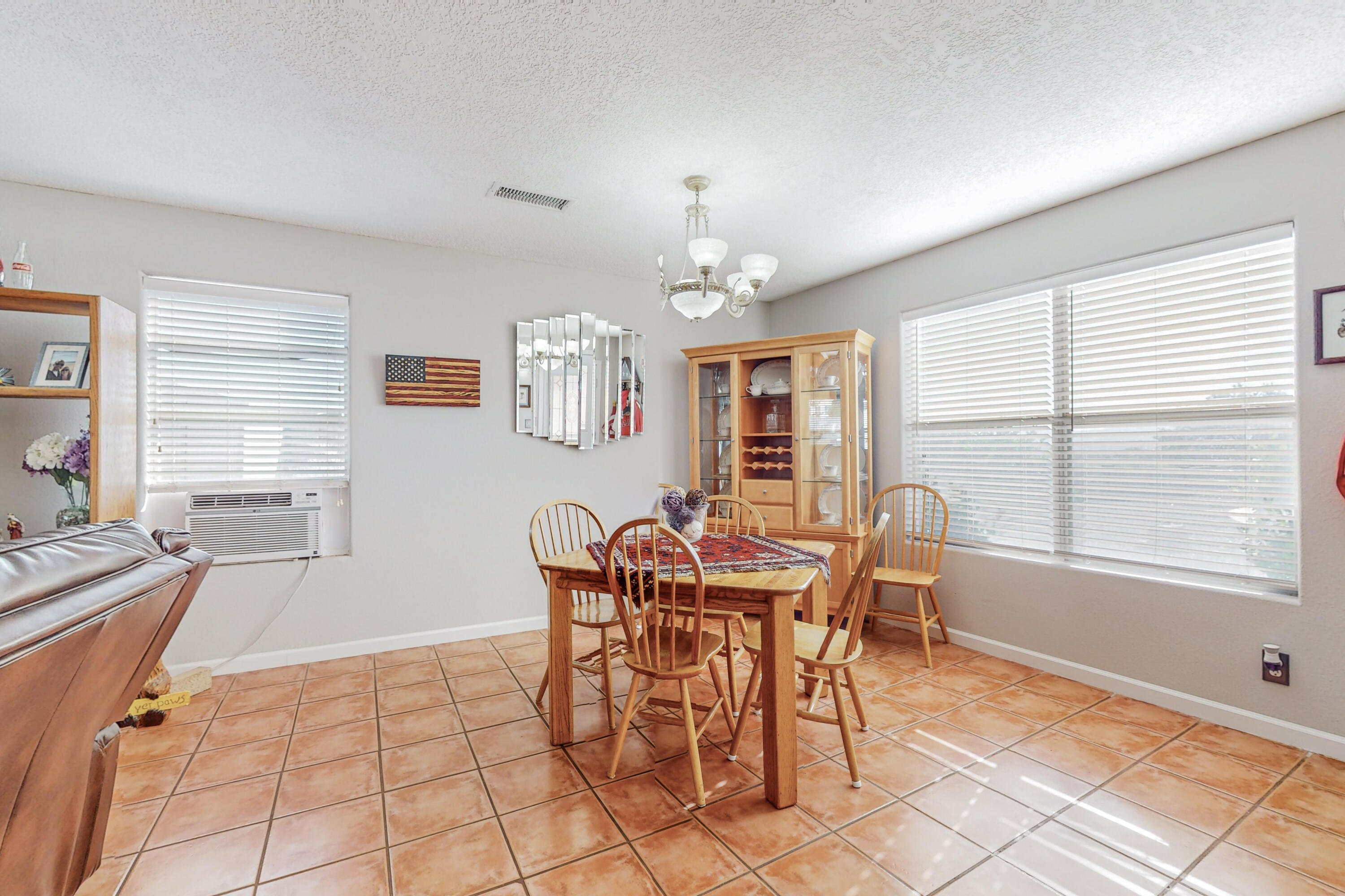 4653 Pomona Hills Court NE