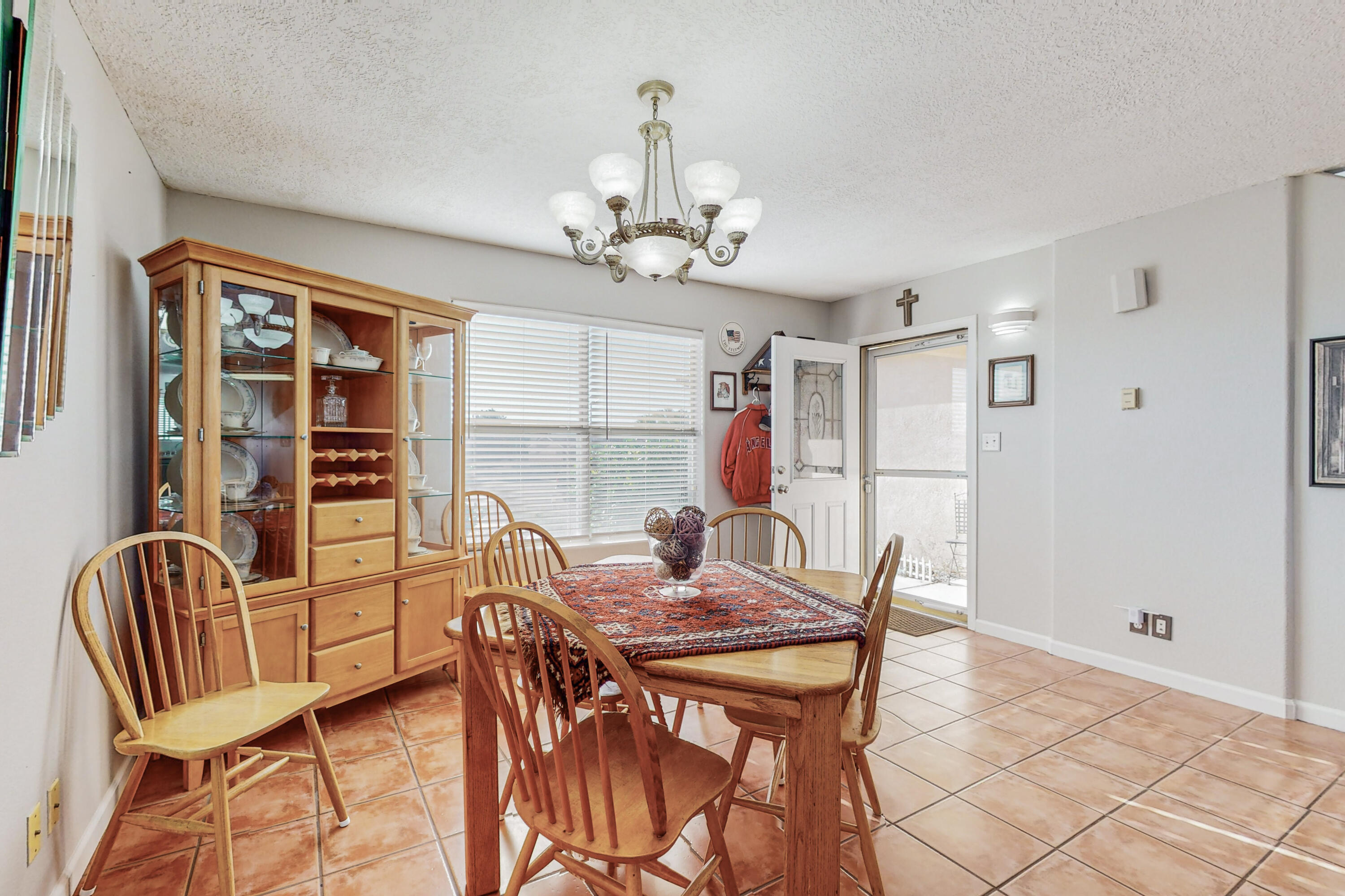 4653 Pomona Hills Court NE