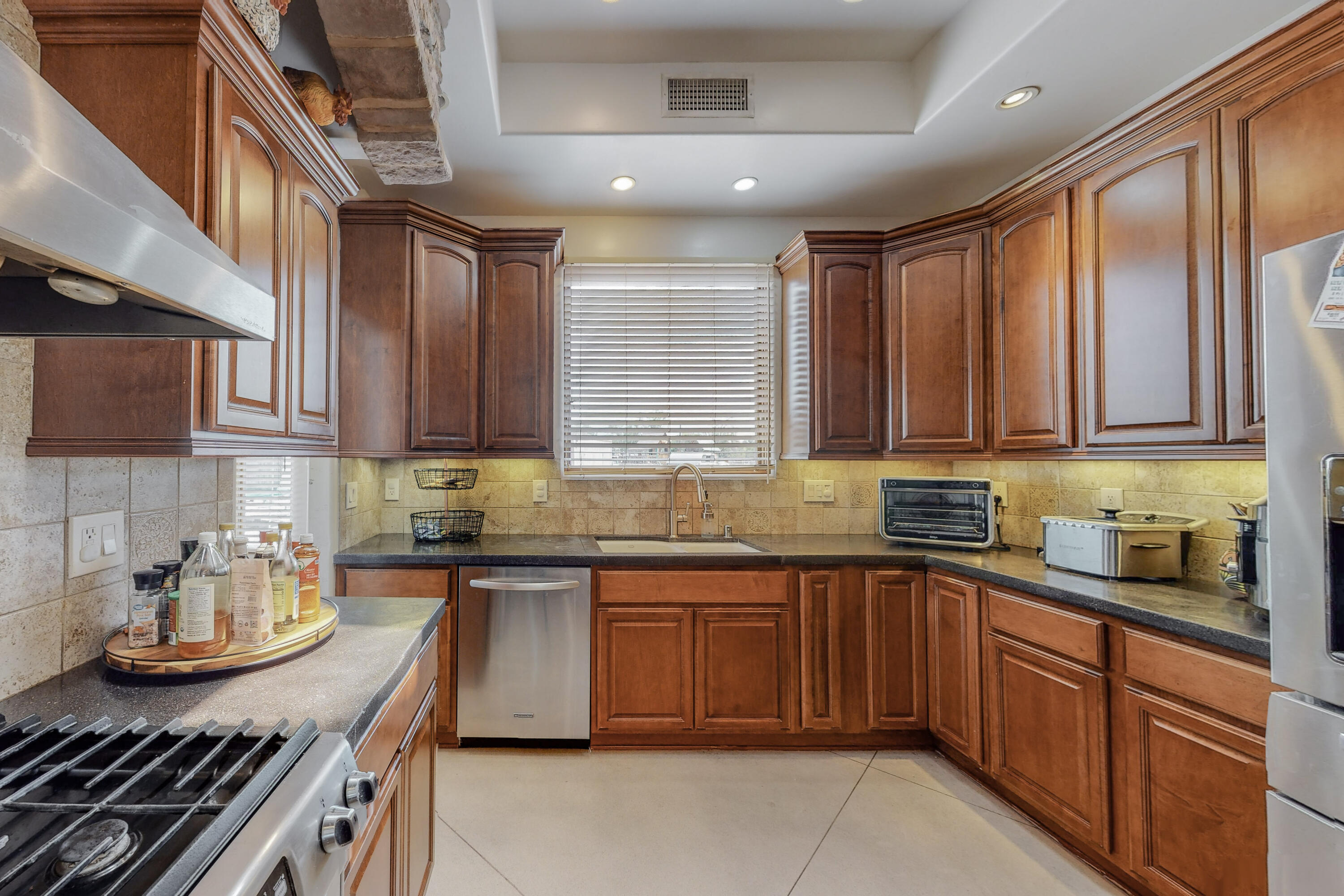 2222 Henry Road SW
