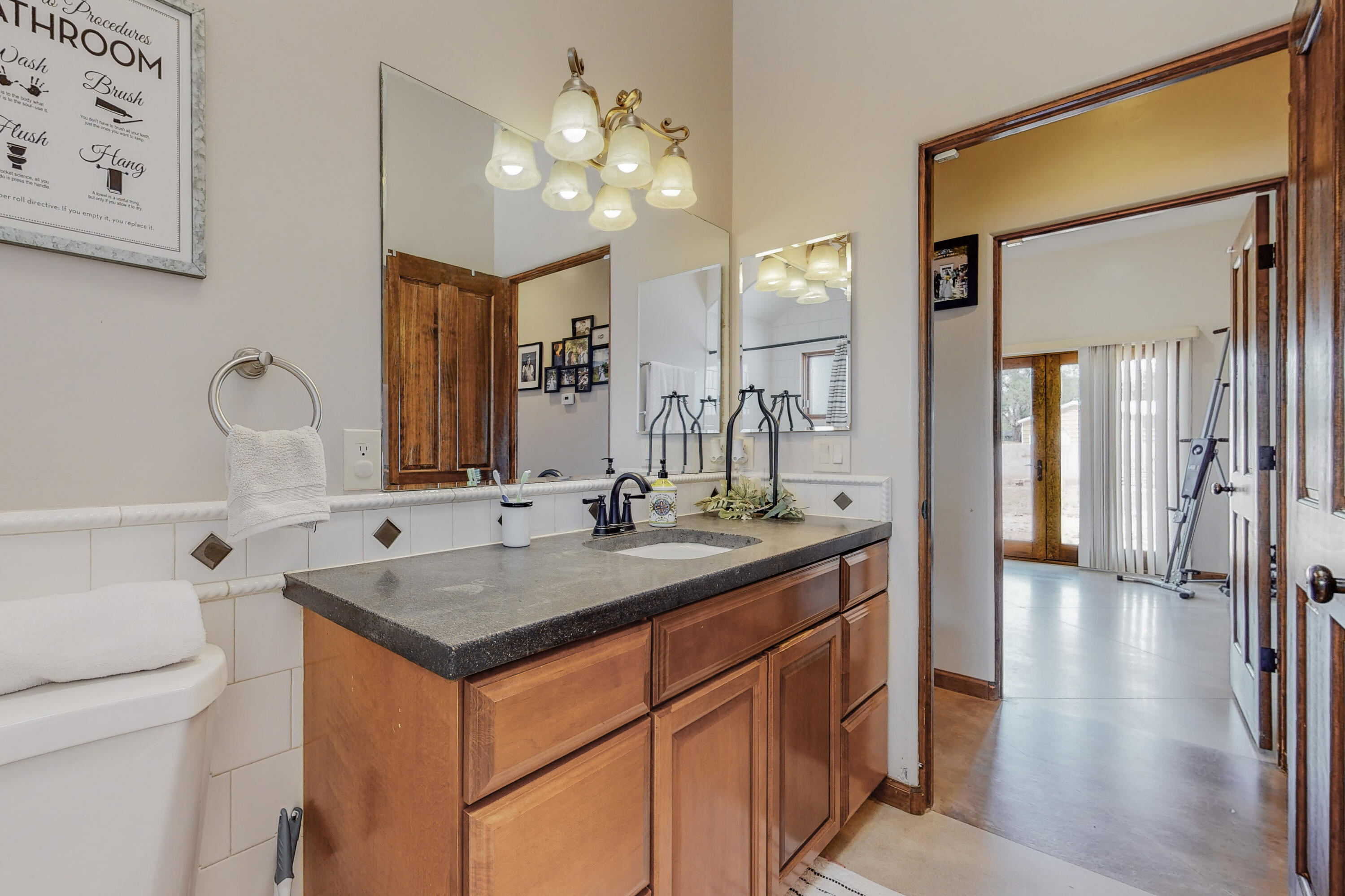 2222 Henry Road SW