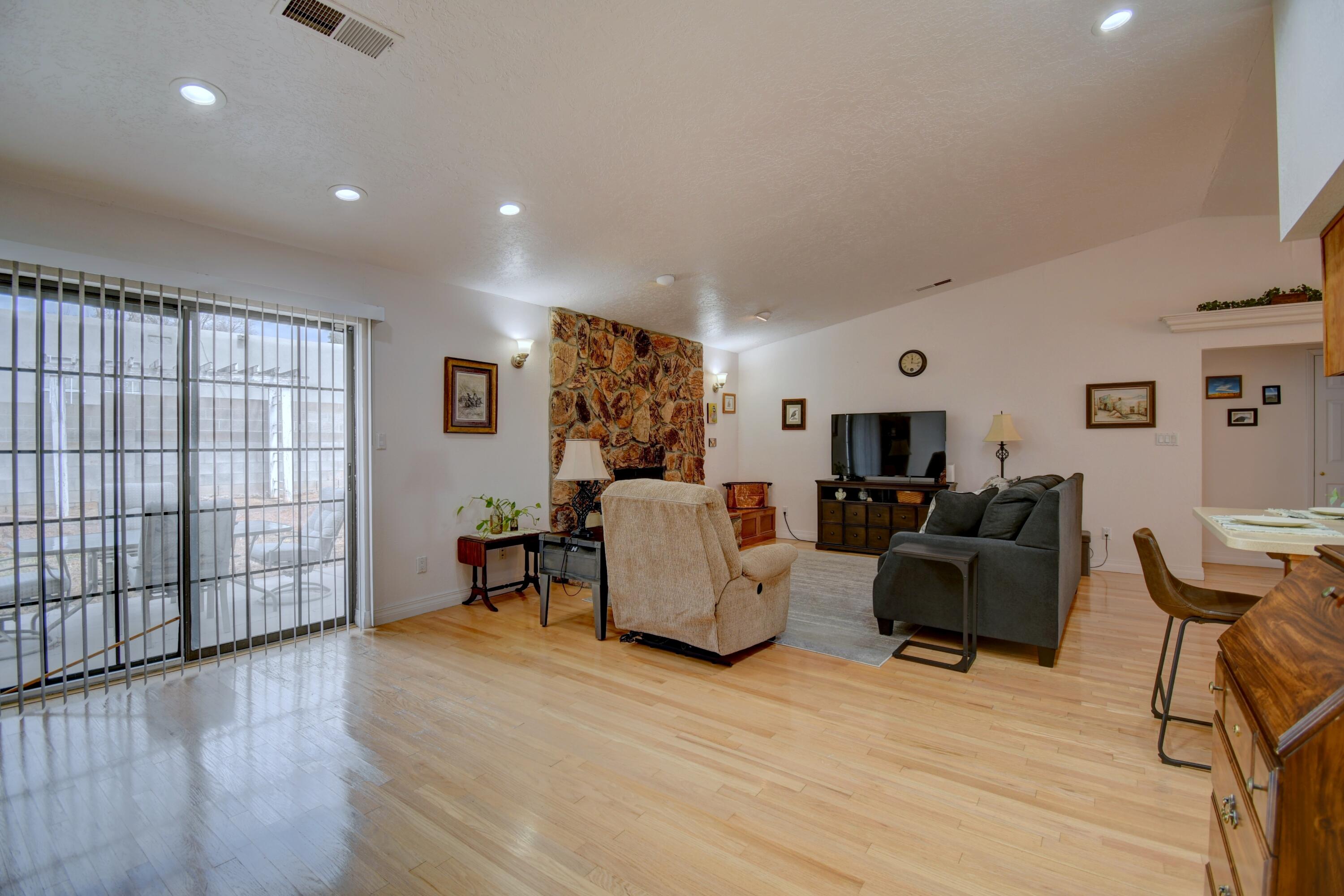 12341 Los Arboles Avenue NE