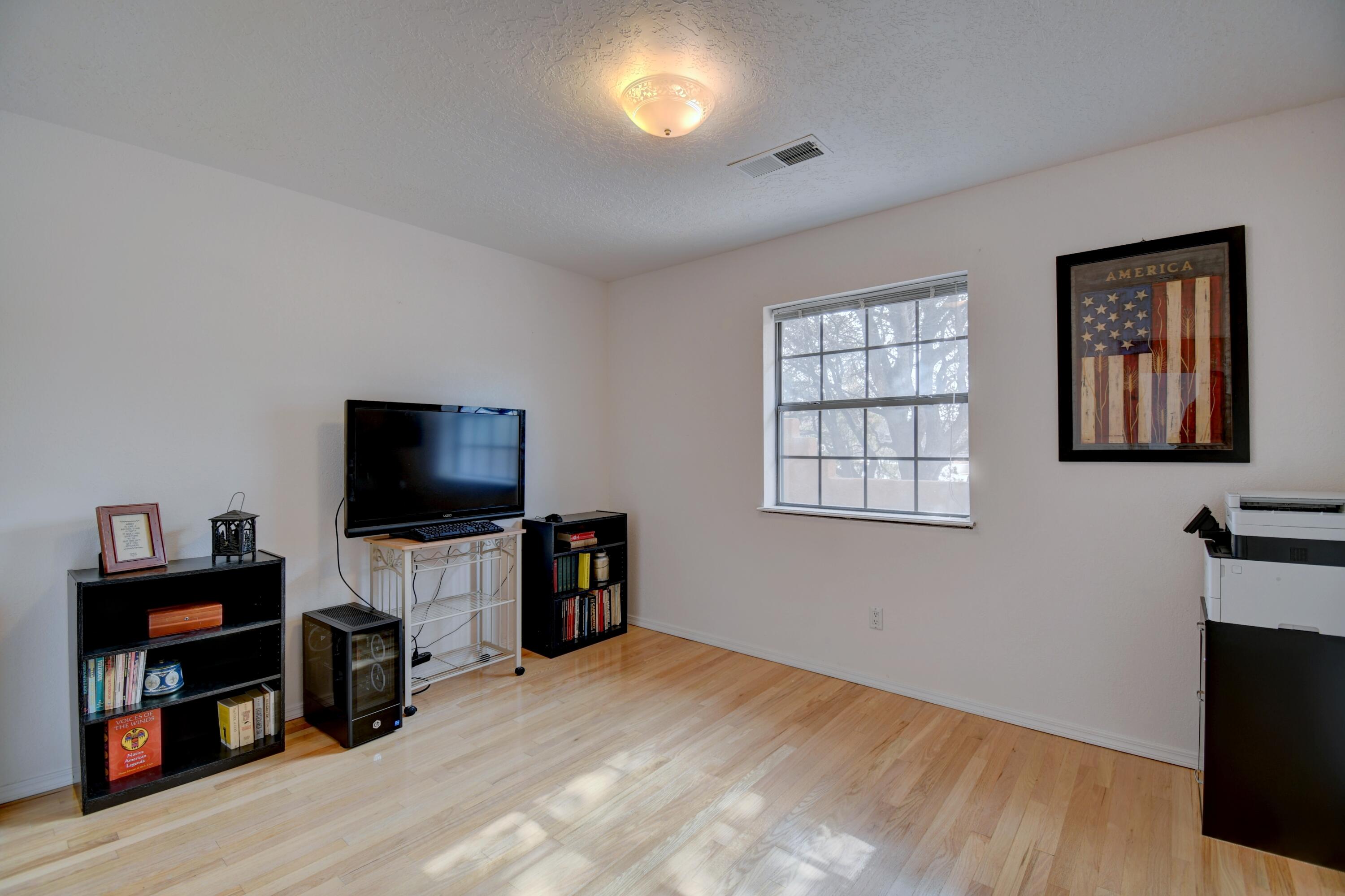 12341 Los Arboles Avenue NE