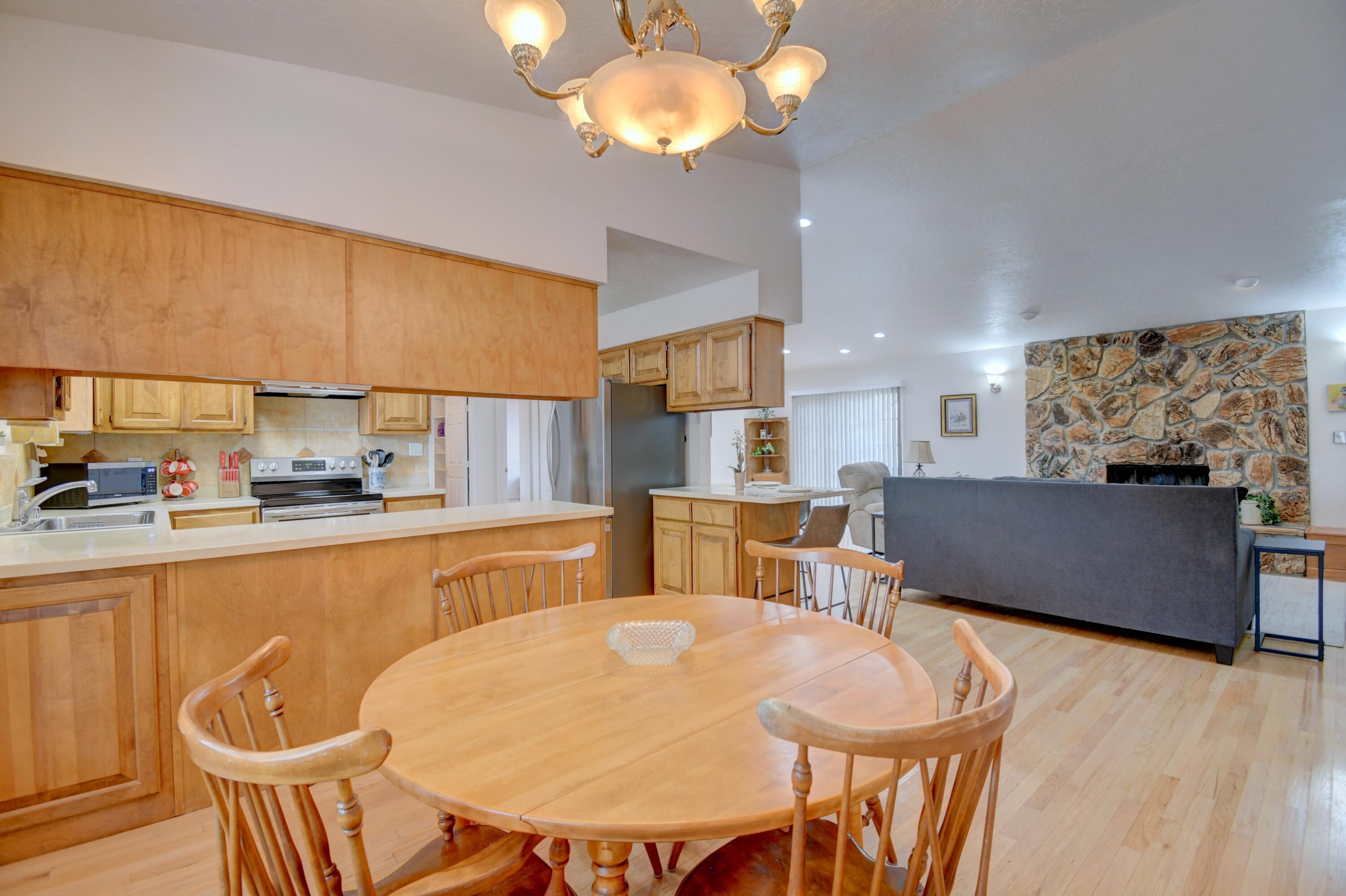 12341 Los Arboles Avenue NE