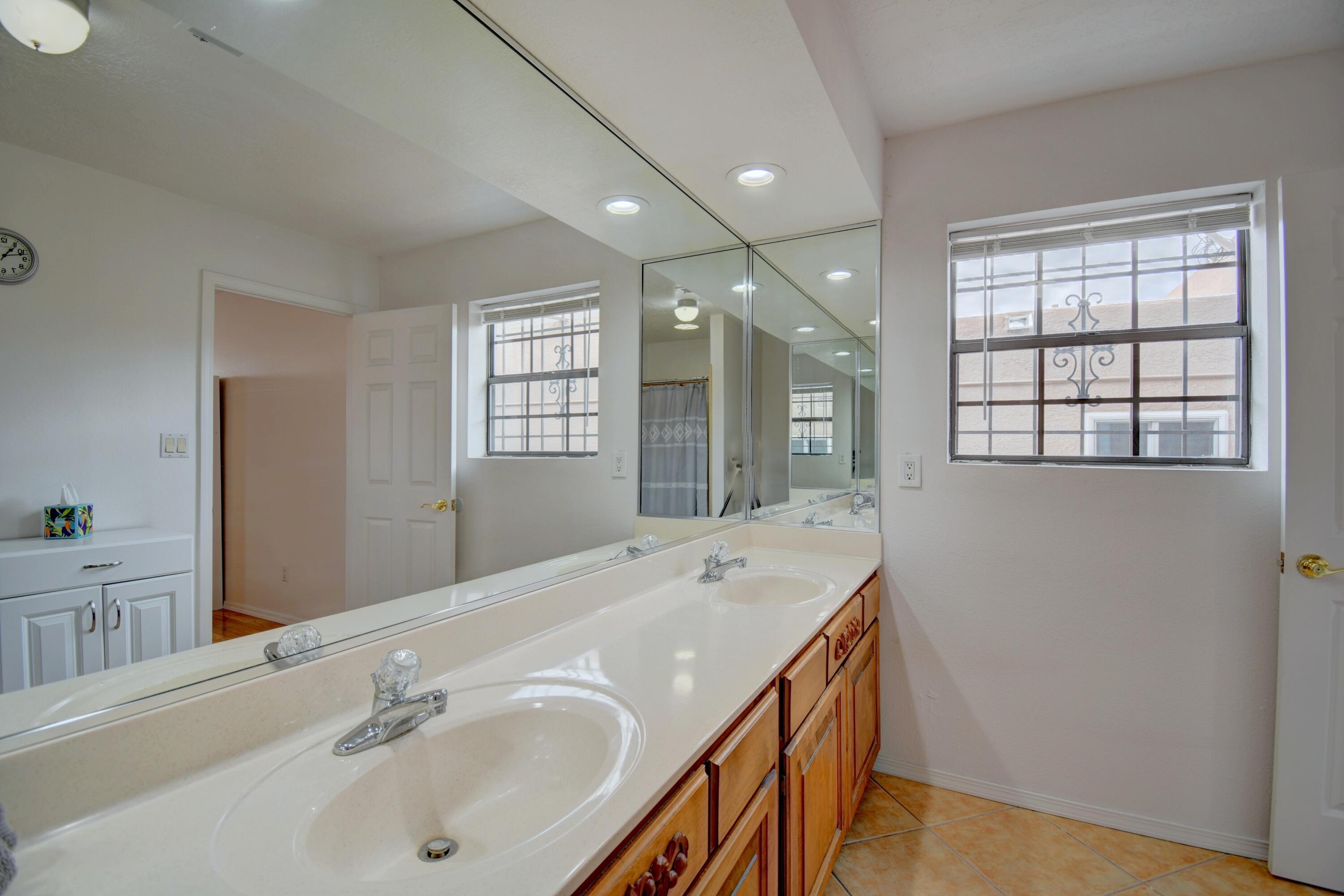 12341 Los Arboles Avenue NE