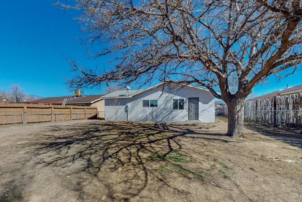 313 Dorothy Street NE