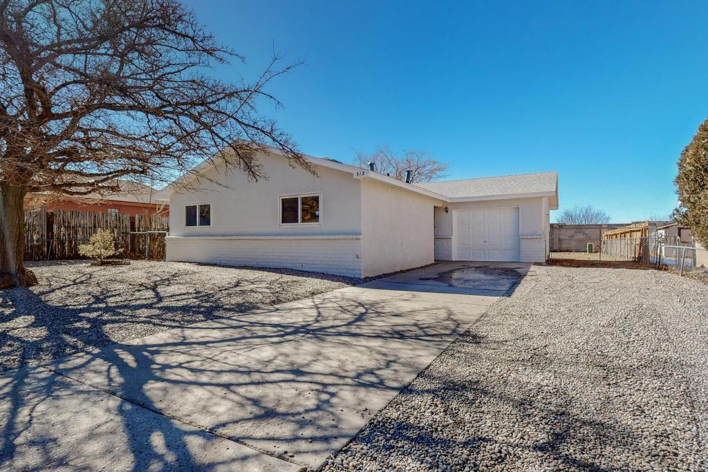 313 Dorothy Street NE