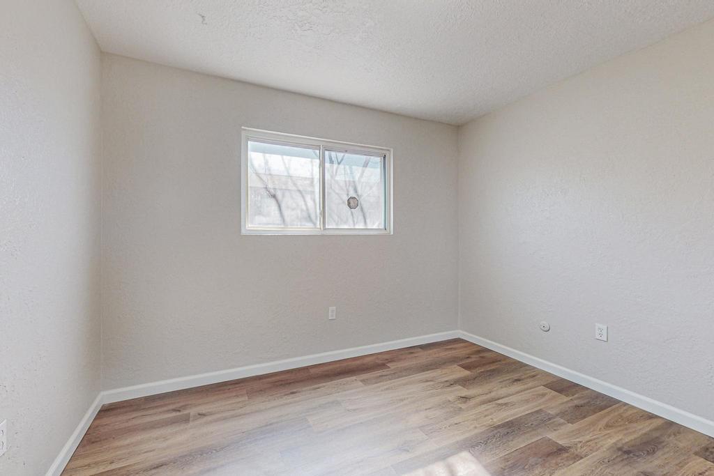 313 Dorothy Street NE