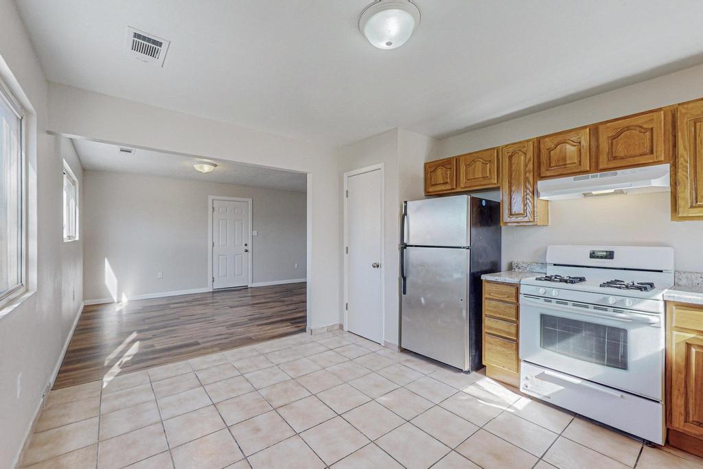 313 Dorothy Street NE
