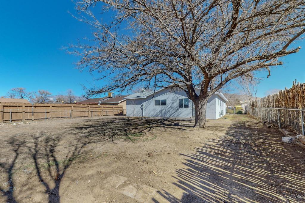 313 Dorothy Street NE