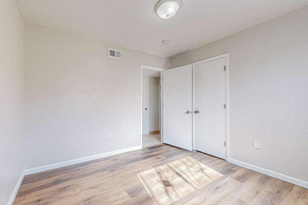 313 Dorothy Street NE