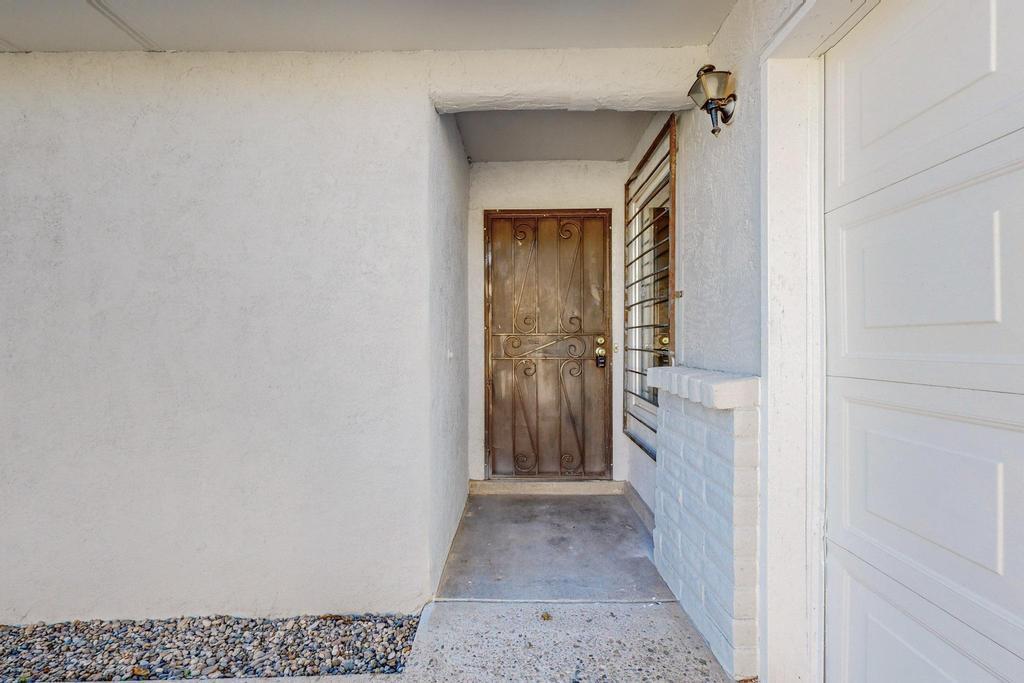 313 Dorothy Street NE