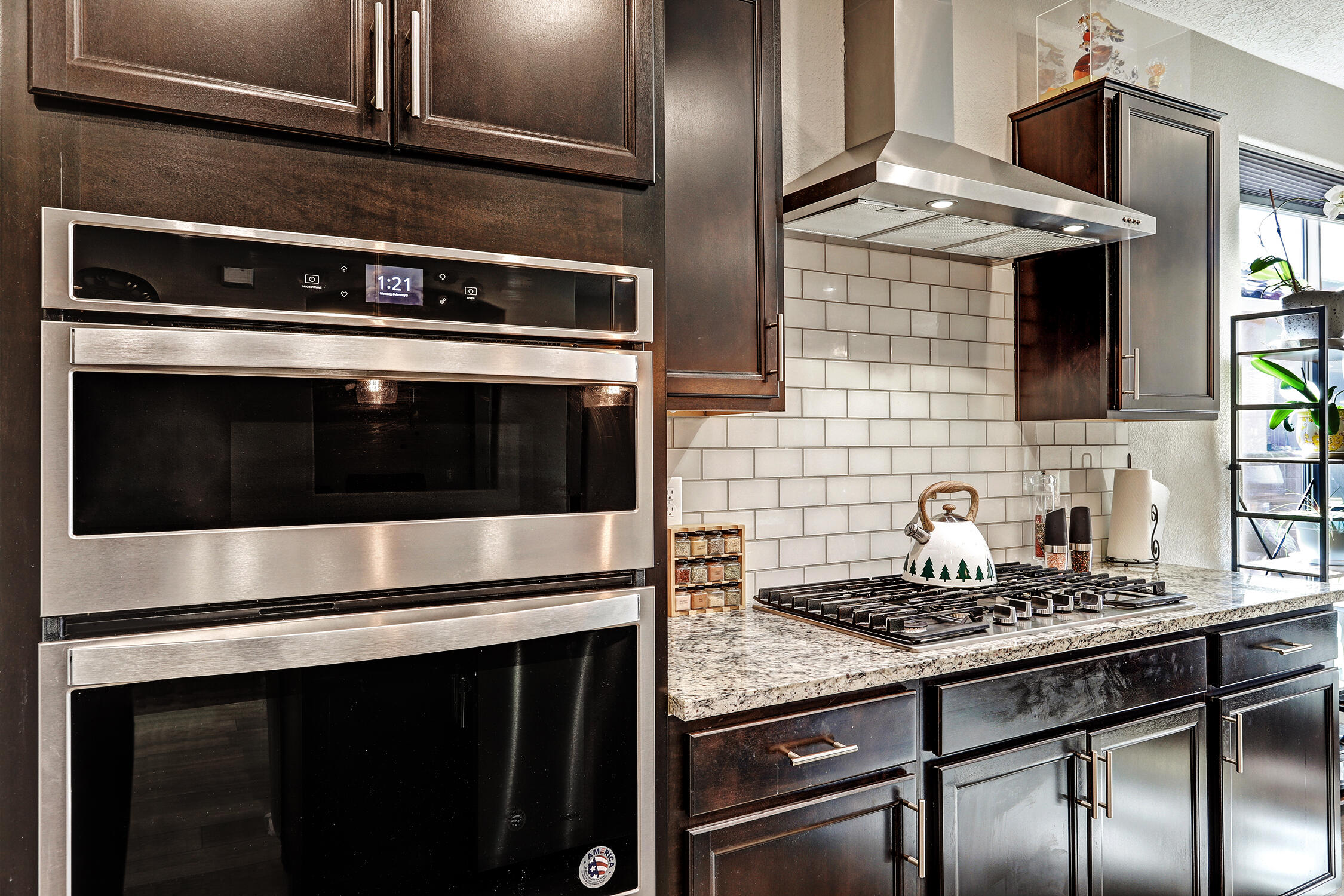 2928 Kings Canyon Loop NE