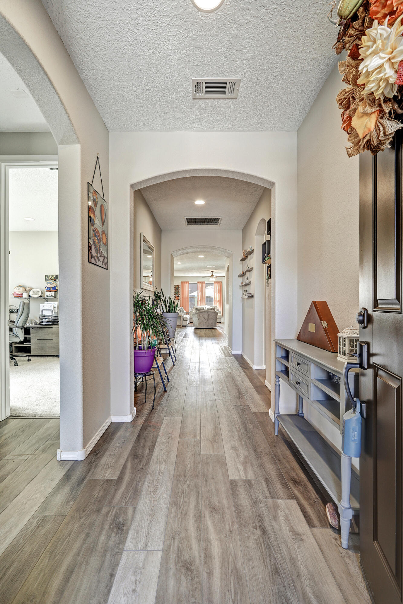 2928 Kings Canyon Loop NE