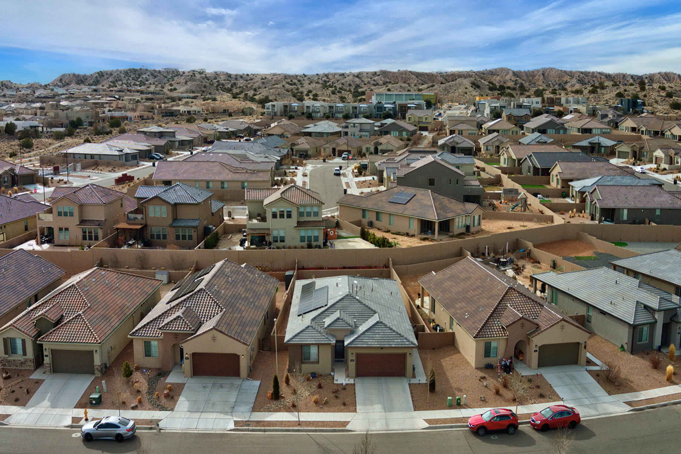 2928 Kings Canyon Loop NE