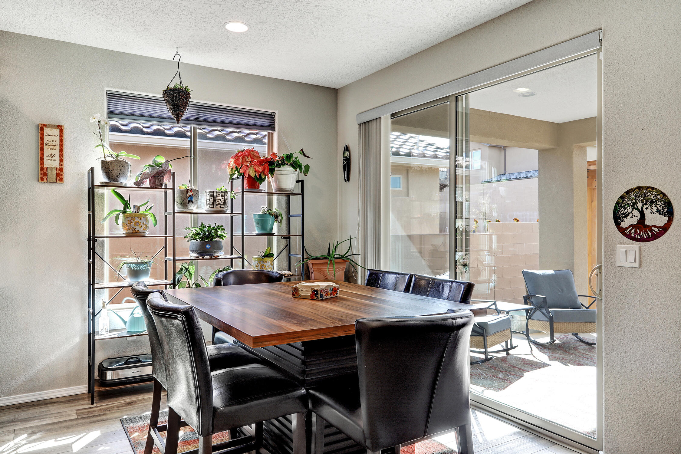 2928 Kings Canyon Loop NE