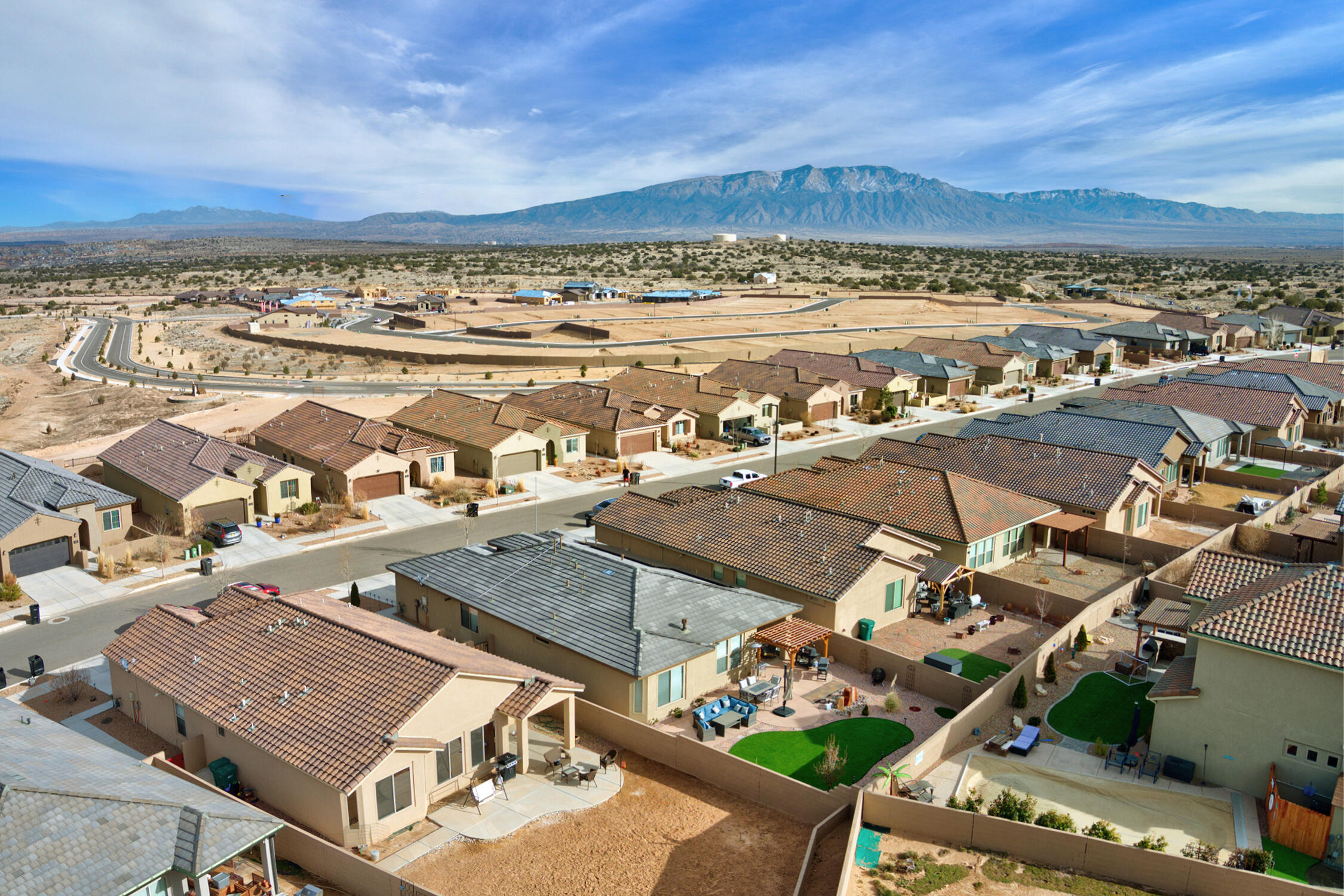 2928 Kings Canyon Loop NE