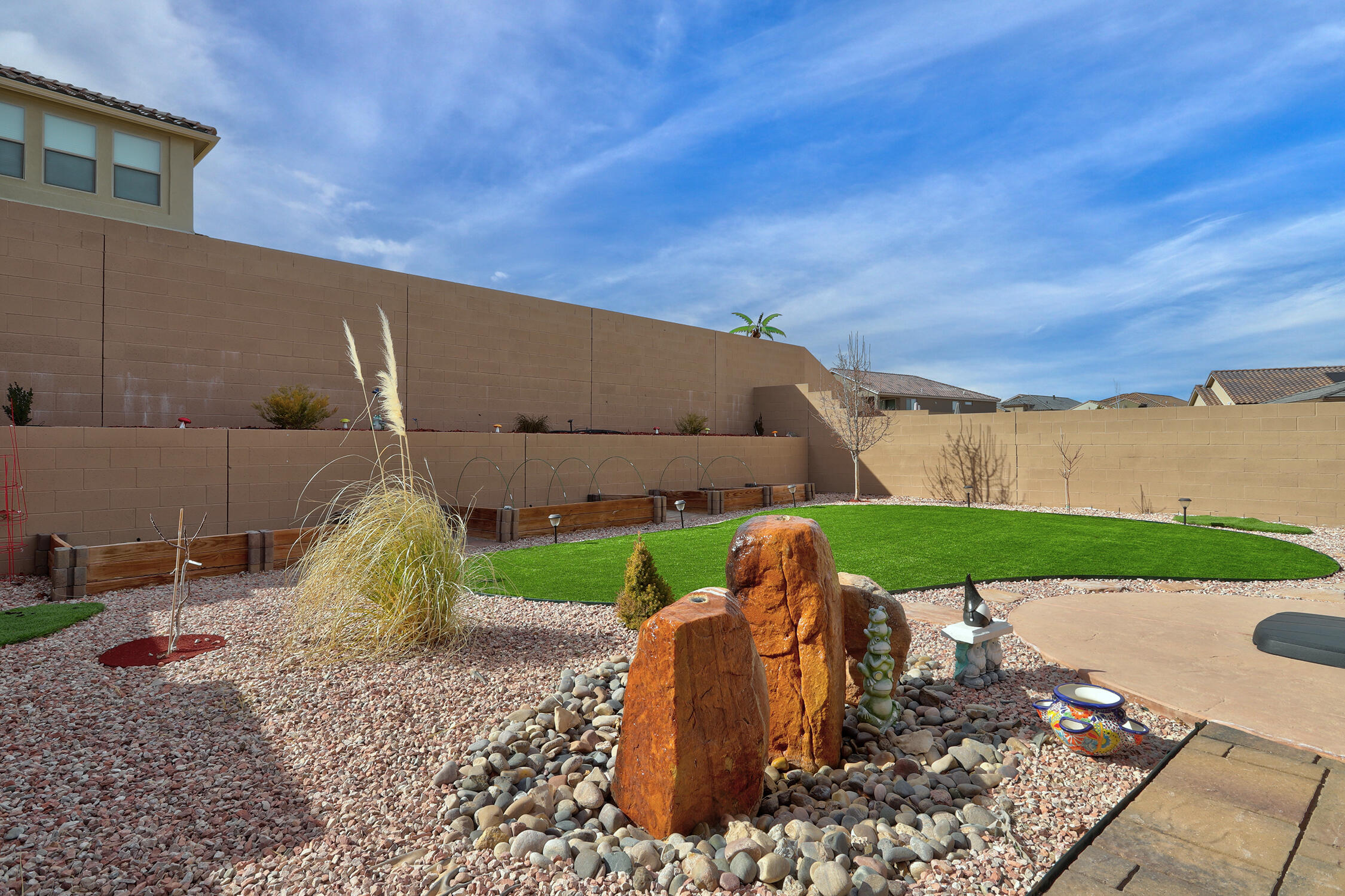 2928 Kings Canyon Loop NE