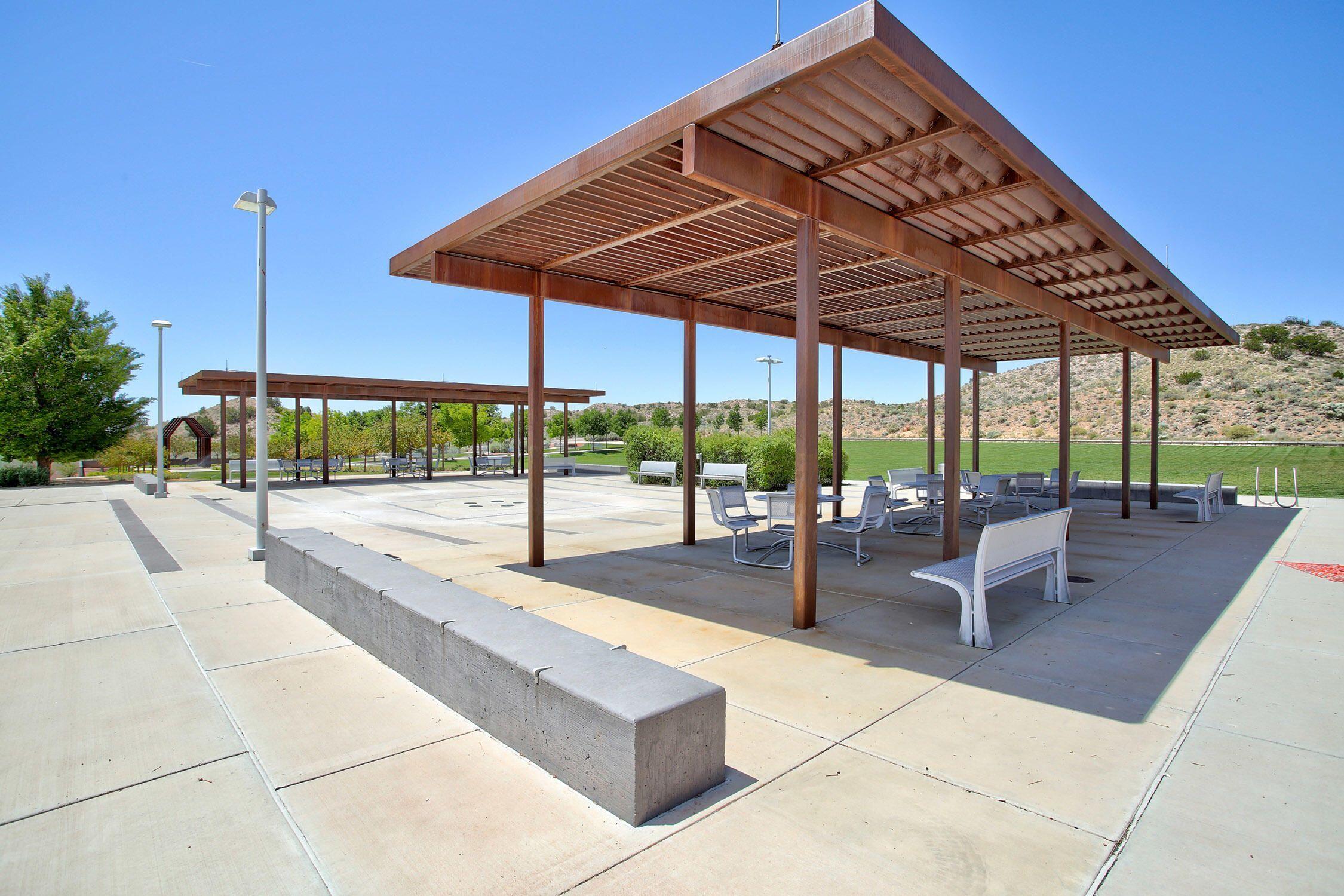 2928 Kings Canyon Loop NE