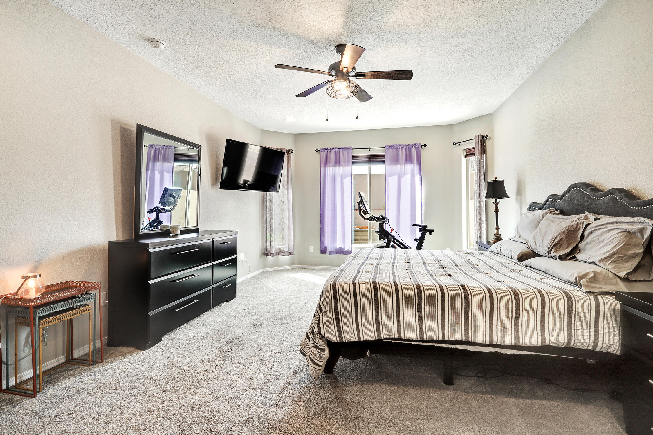 2928 Kings Canyon Loop NE