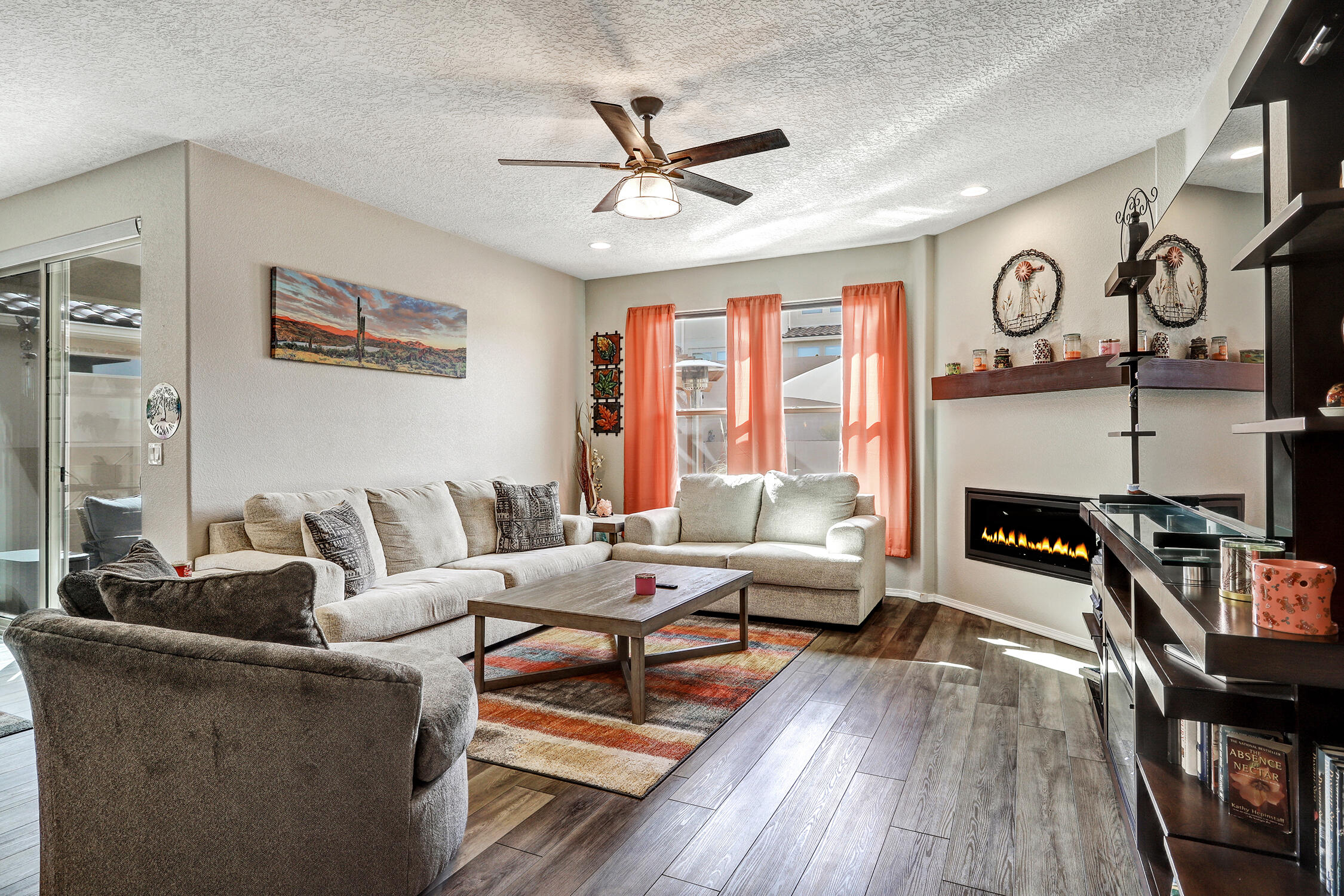 2928 Kings Canyon Loop NE