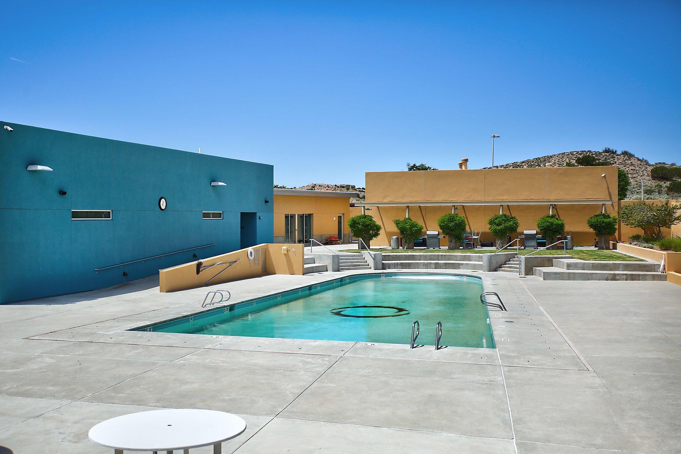 2928 Kings Canyon Loop NE