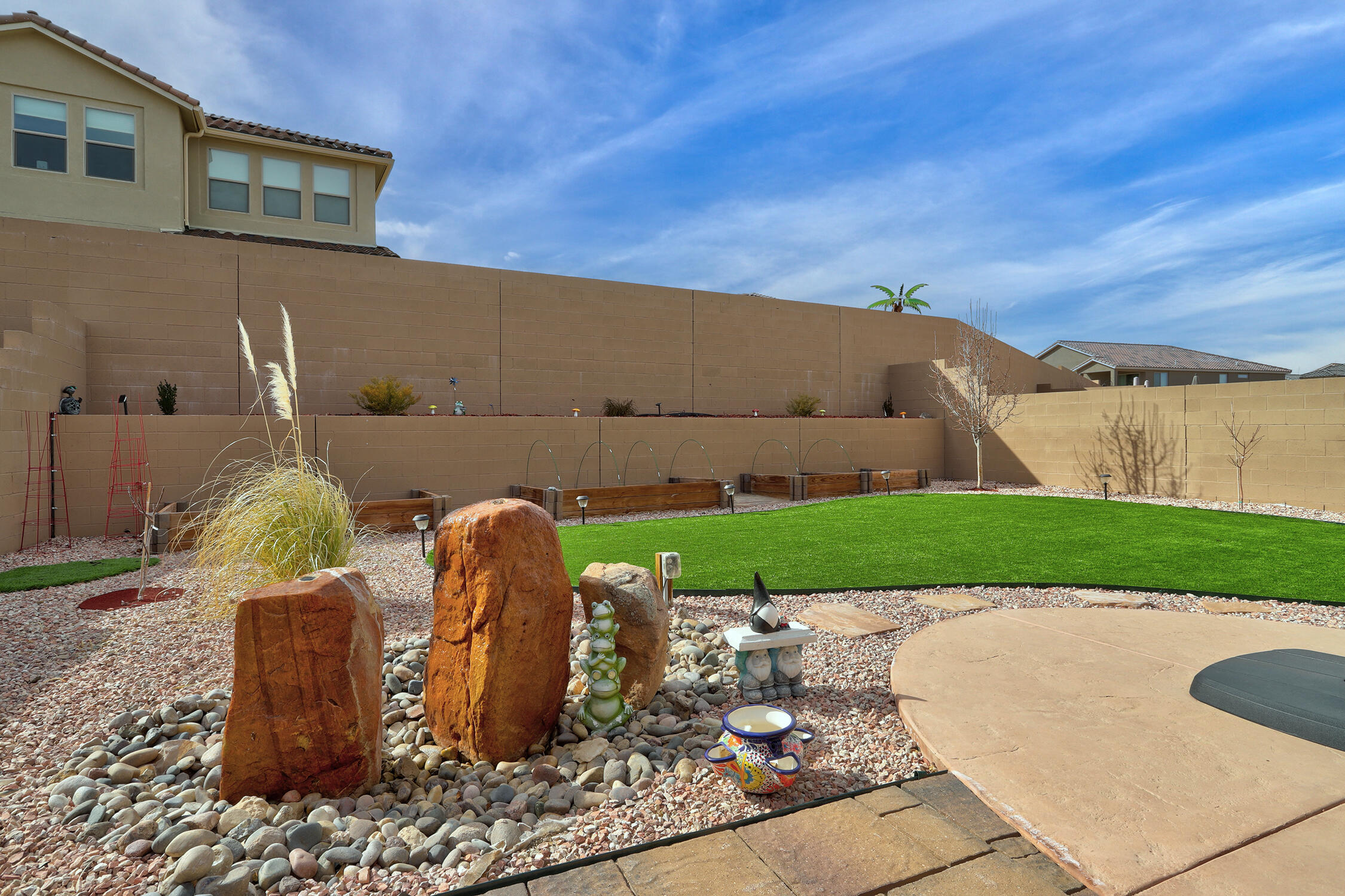 2928 Kings Canyon Loop NE