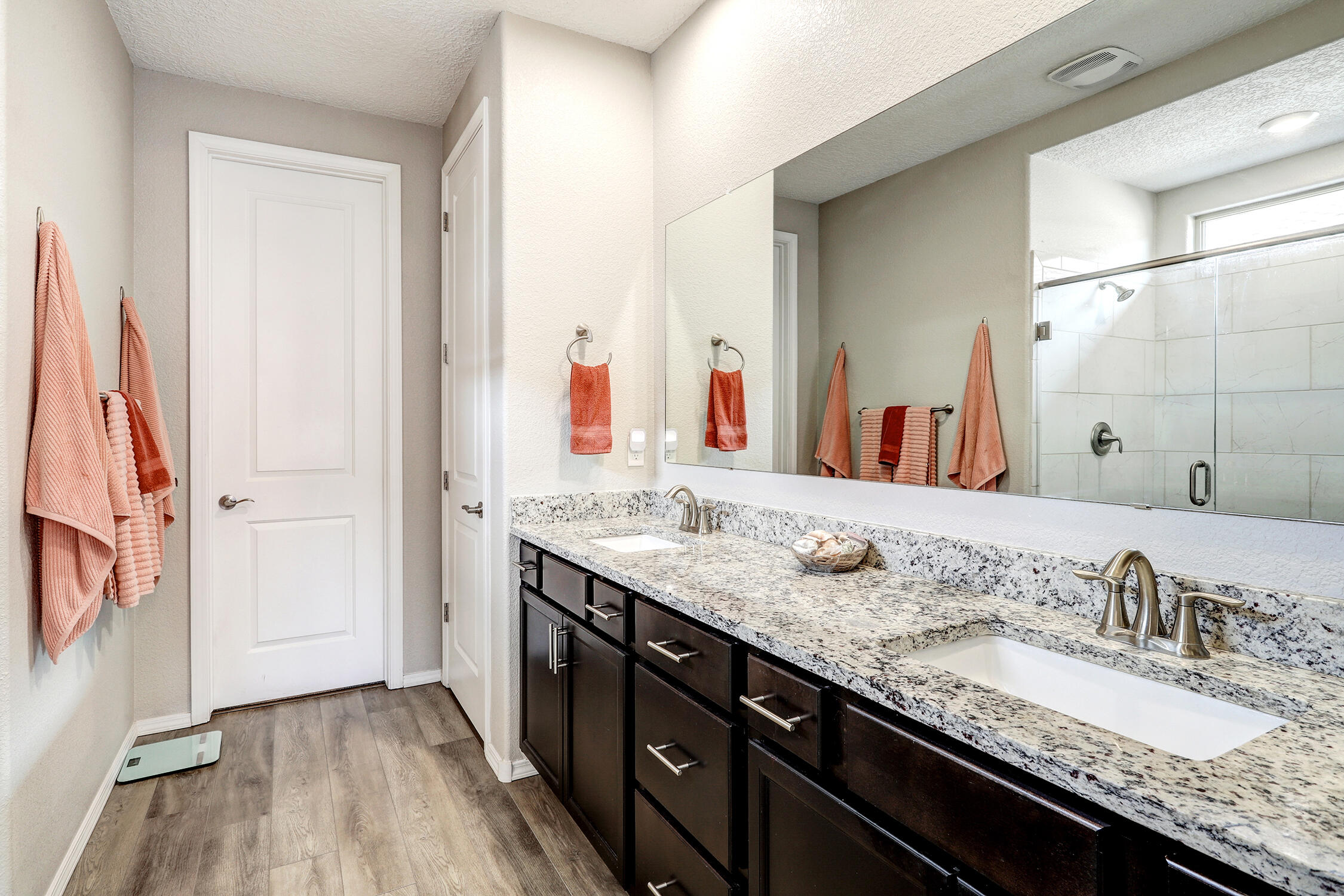 2928 Kings Canyon Loop NE