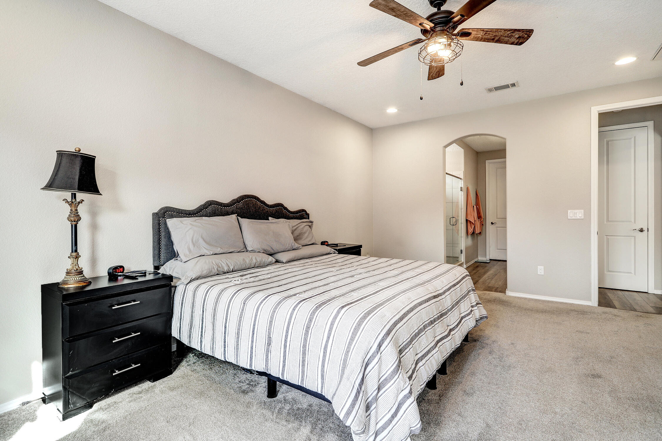 2928 Kings Canyon Loop NE