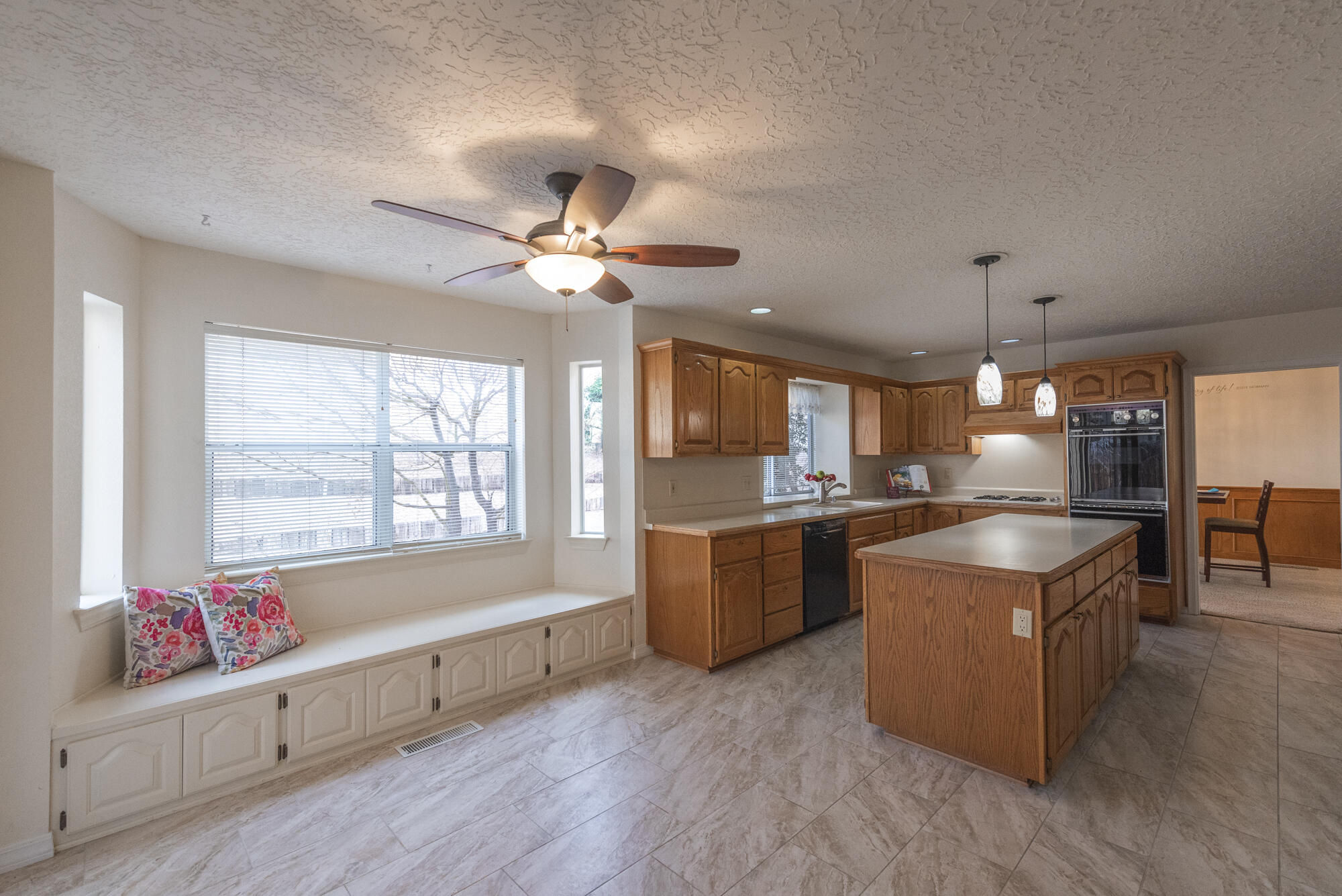 5412 Vista Lejana NE