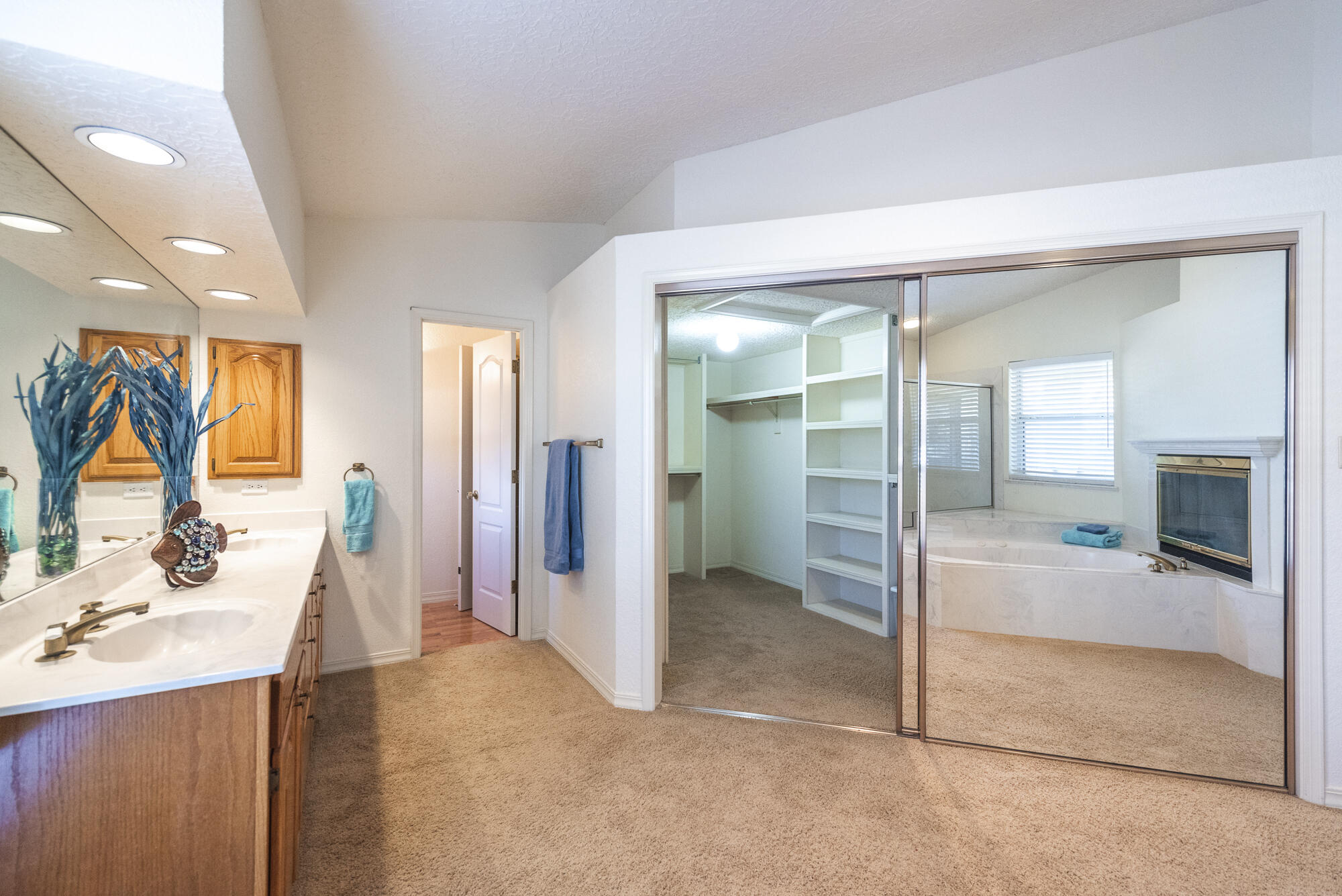 5412 Vista Lejana NE