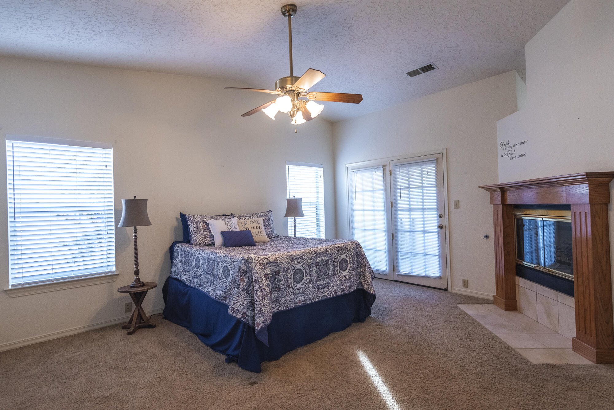 5412 Vista Lejana NE