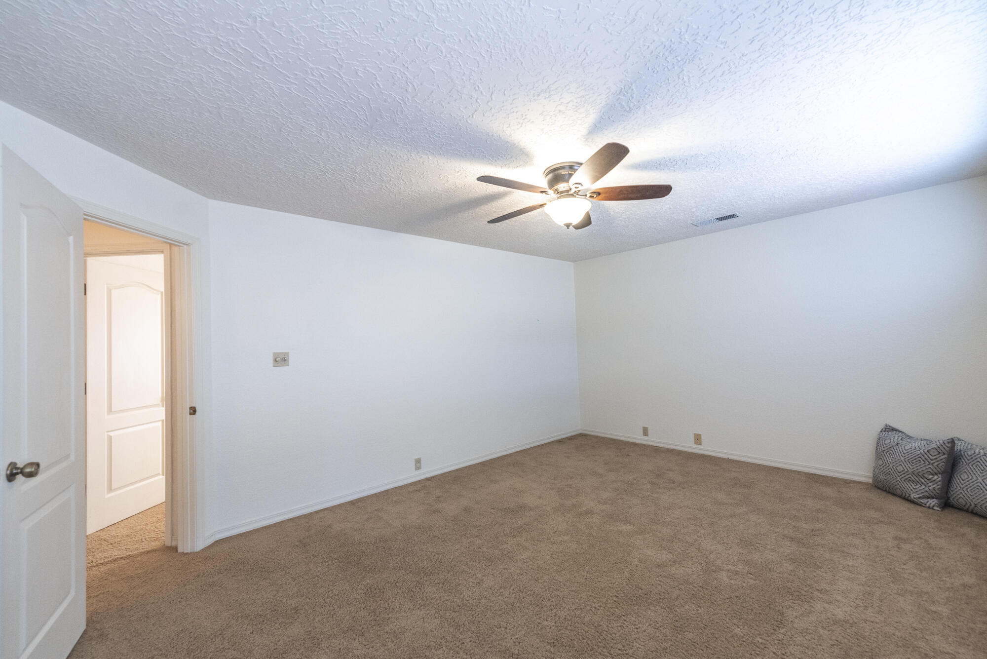 5412 Vista Lejana NE