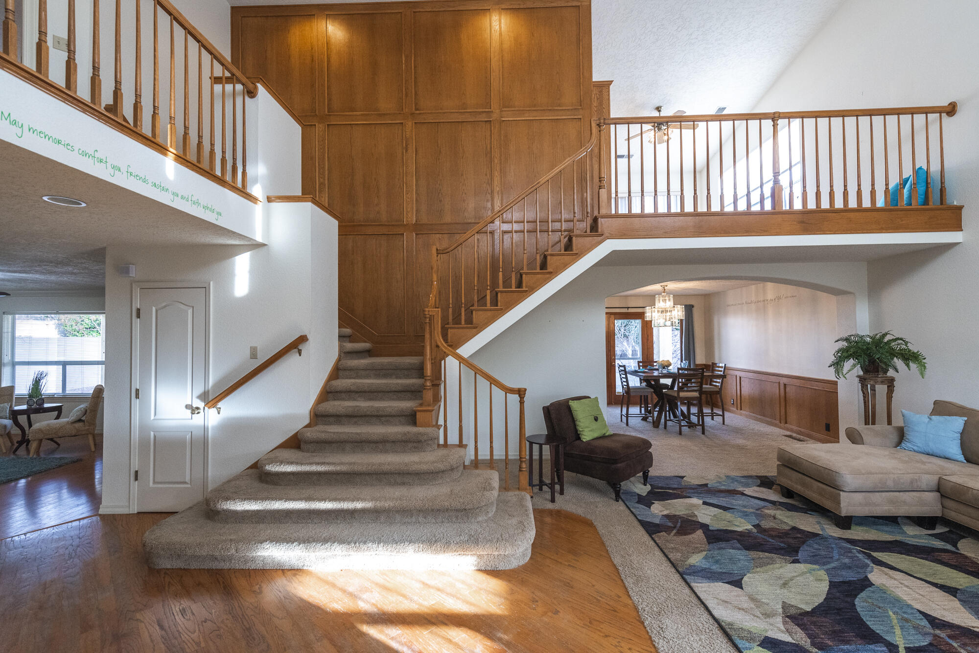 5412 Vista Lejana NE