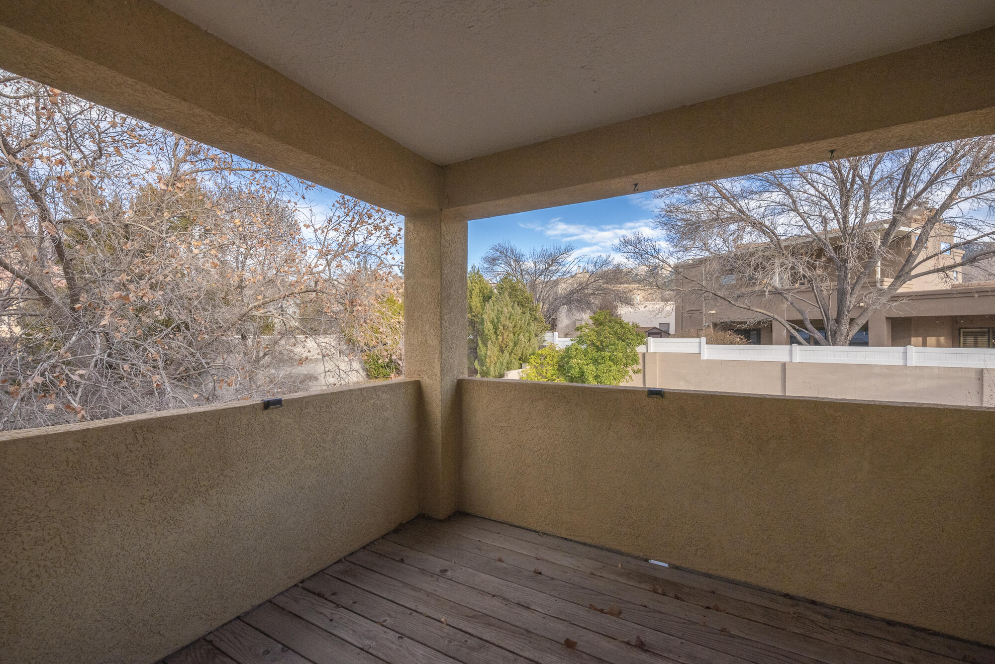 5412 Vista Lejana NE