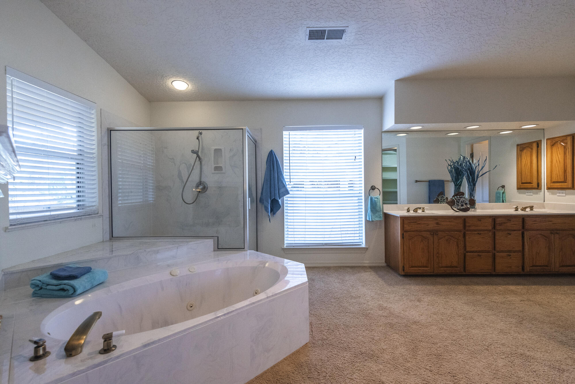 5412 Vista Lejana NE