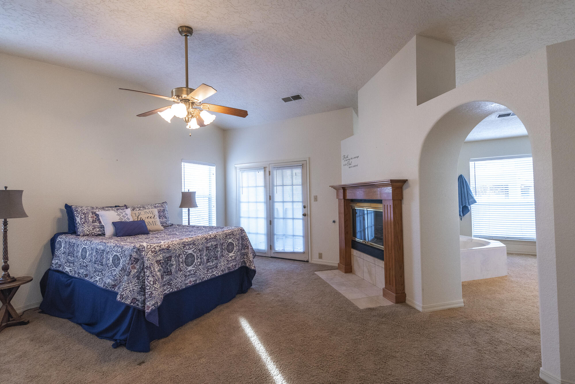 5412 Vista Lejana NE