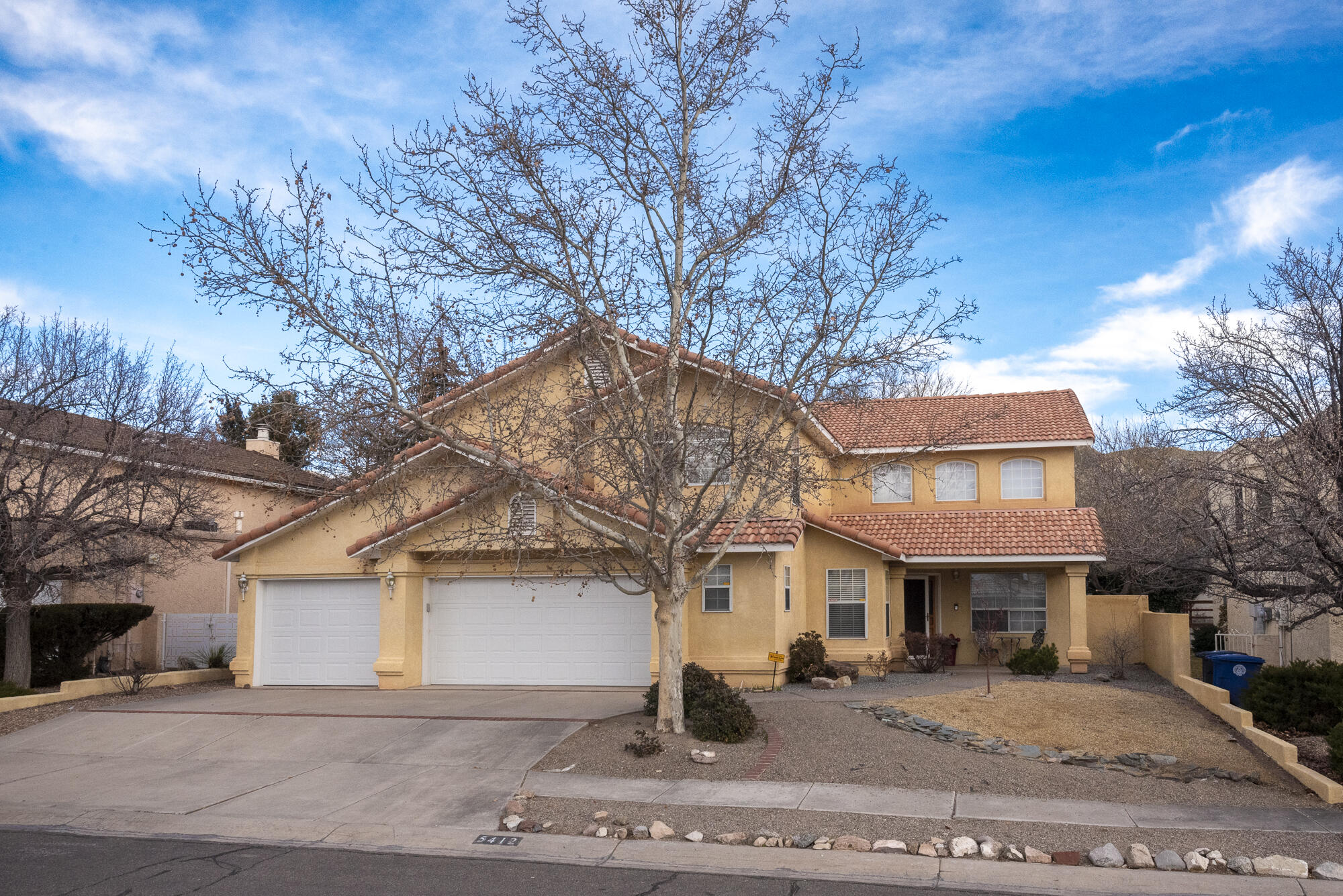 5412 Vista Lejana NE