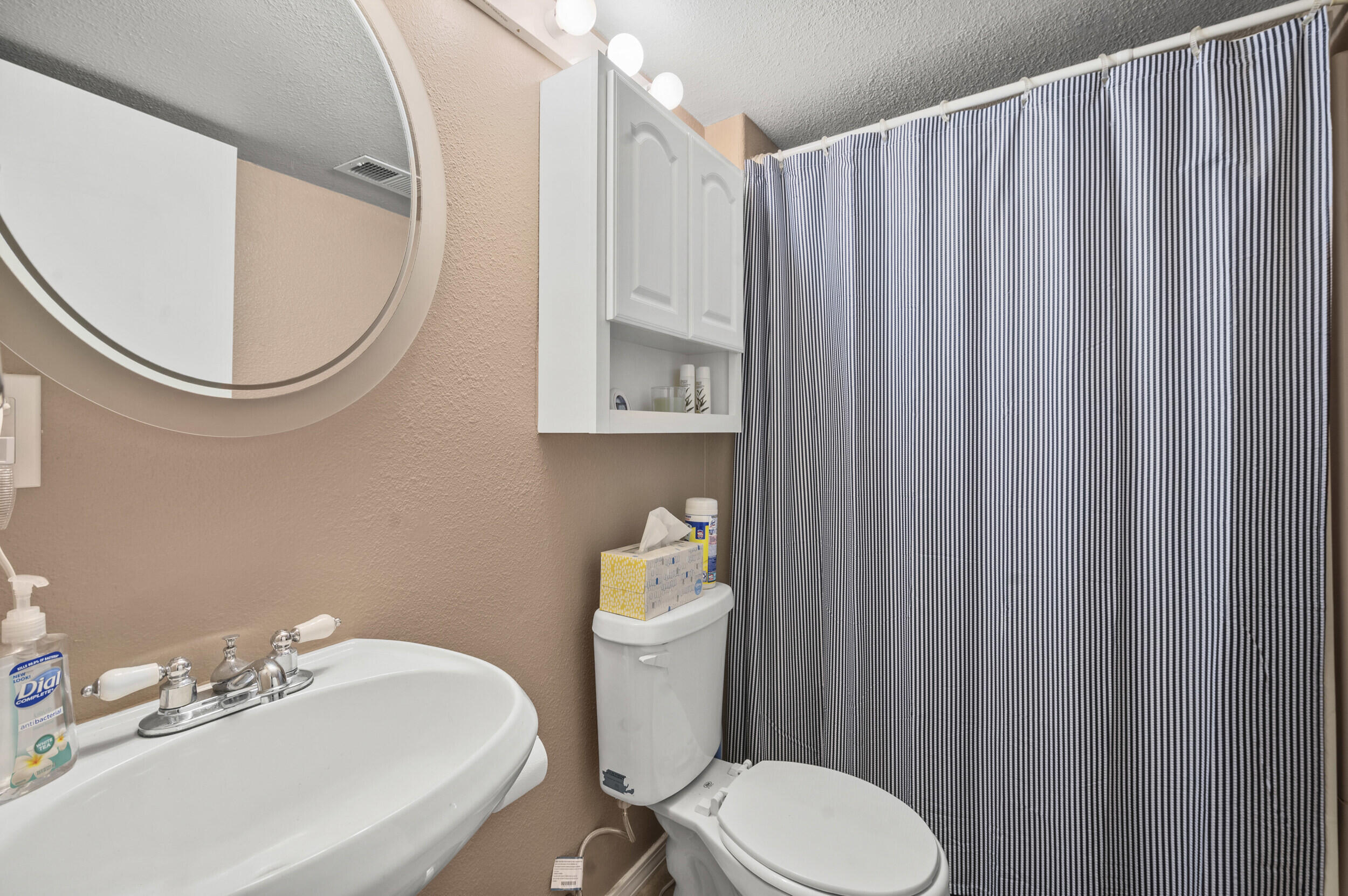 4505 Habershaw Road NW