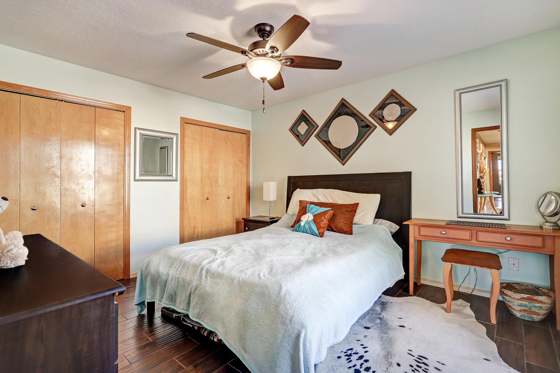 5411 La Colonia Drive NW