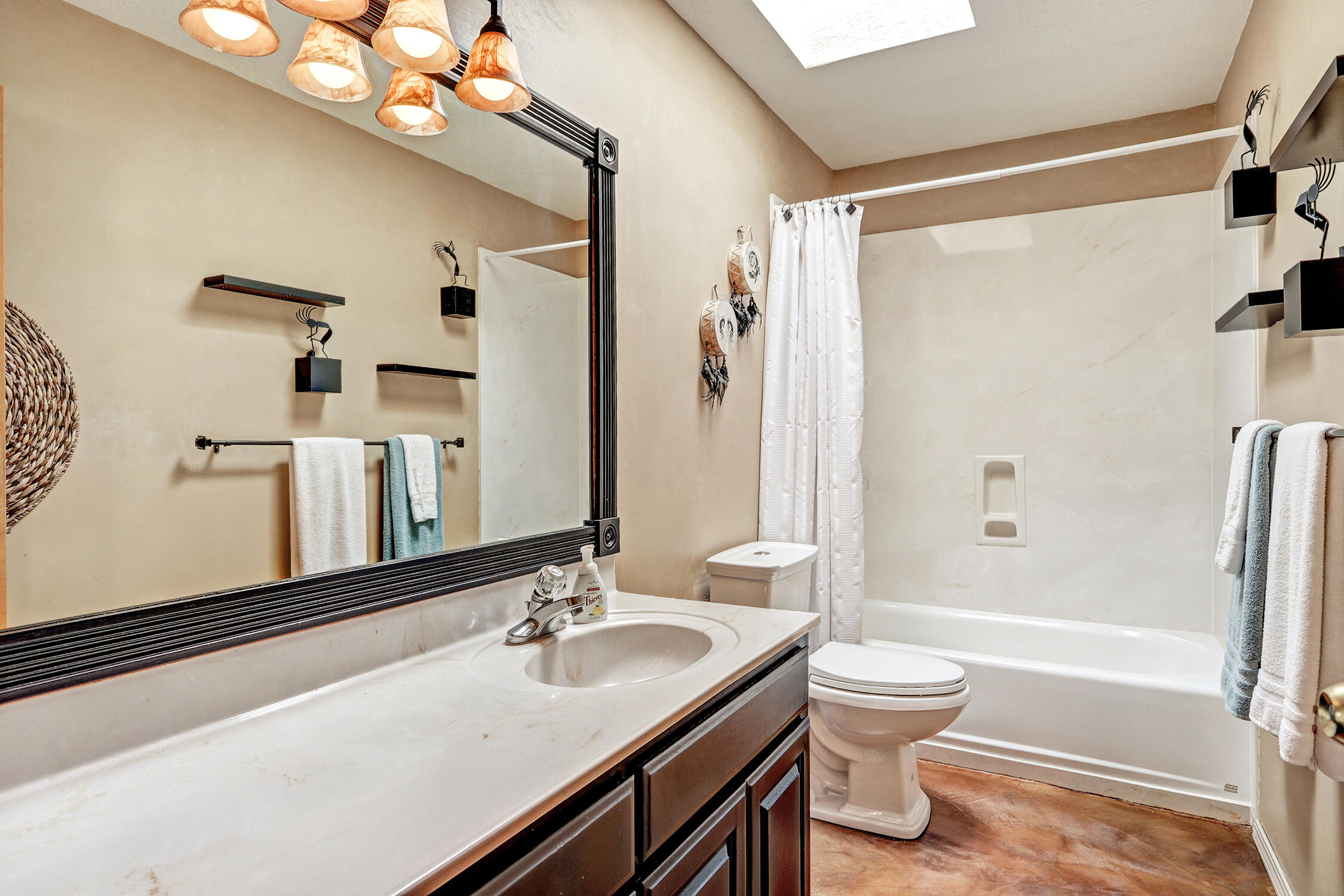 5411 La Colonia Drive NW