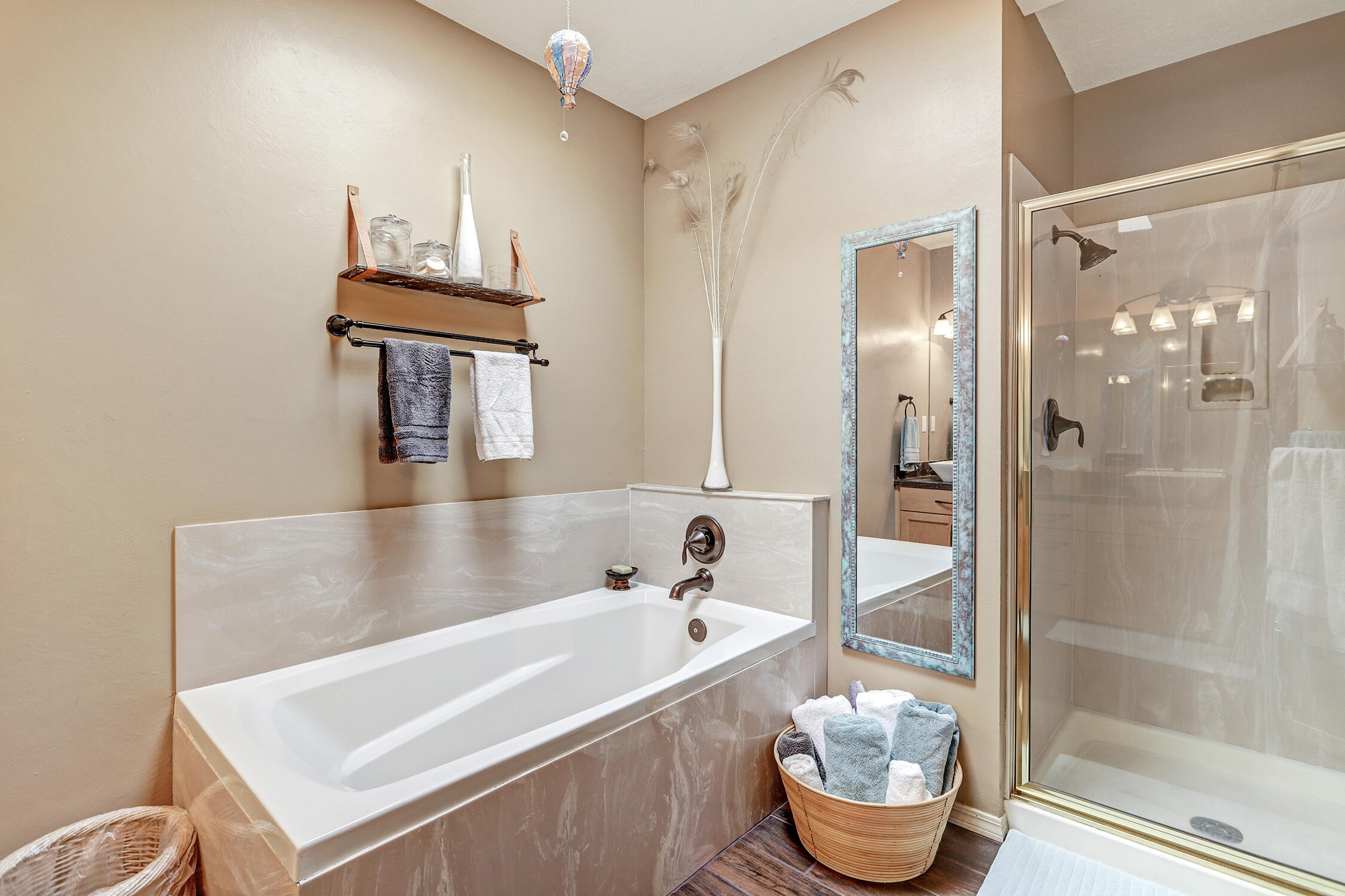 5411 La Colonia Drive NW