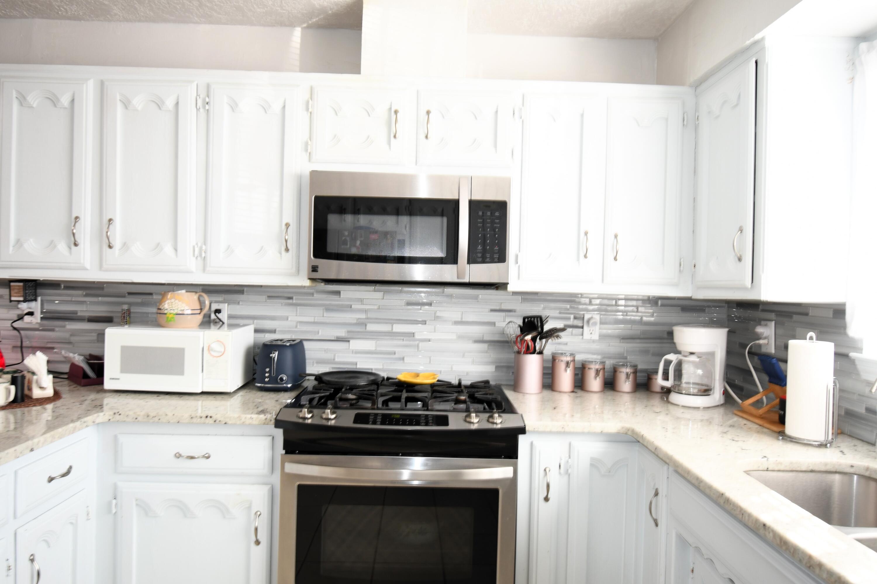 6916 Black Pine Place NE