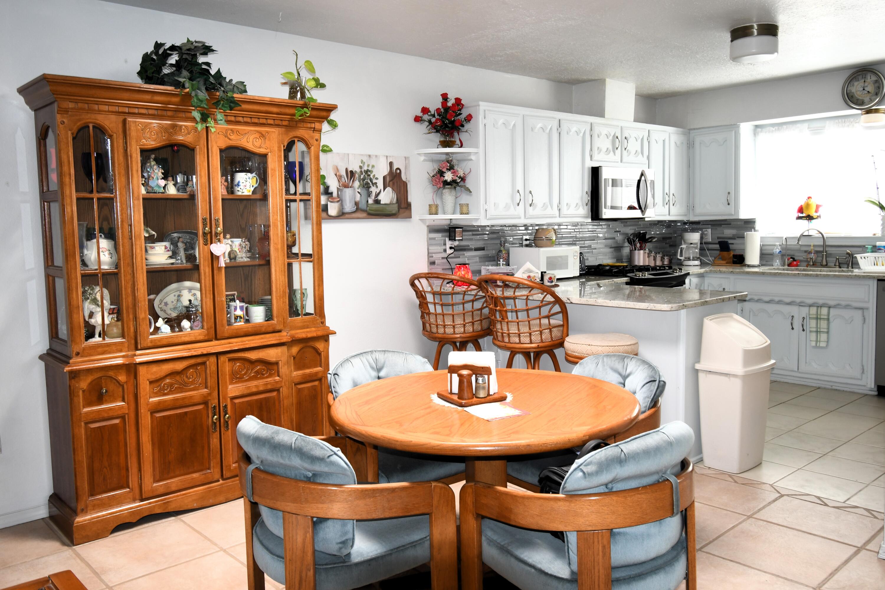 6916 Black Pine Place NE