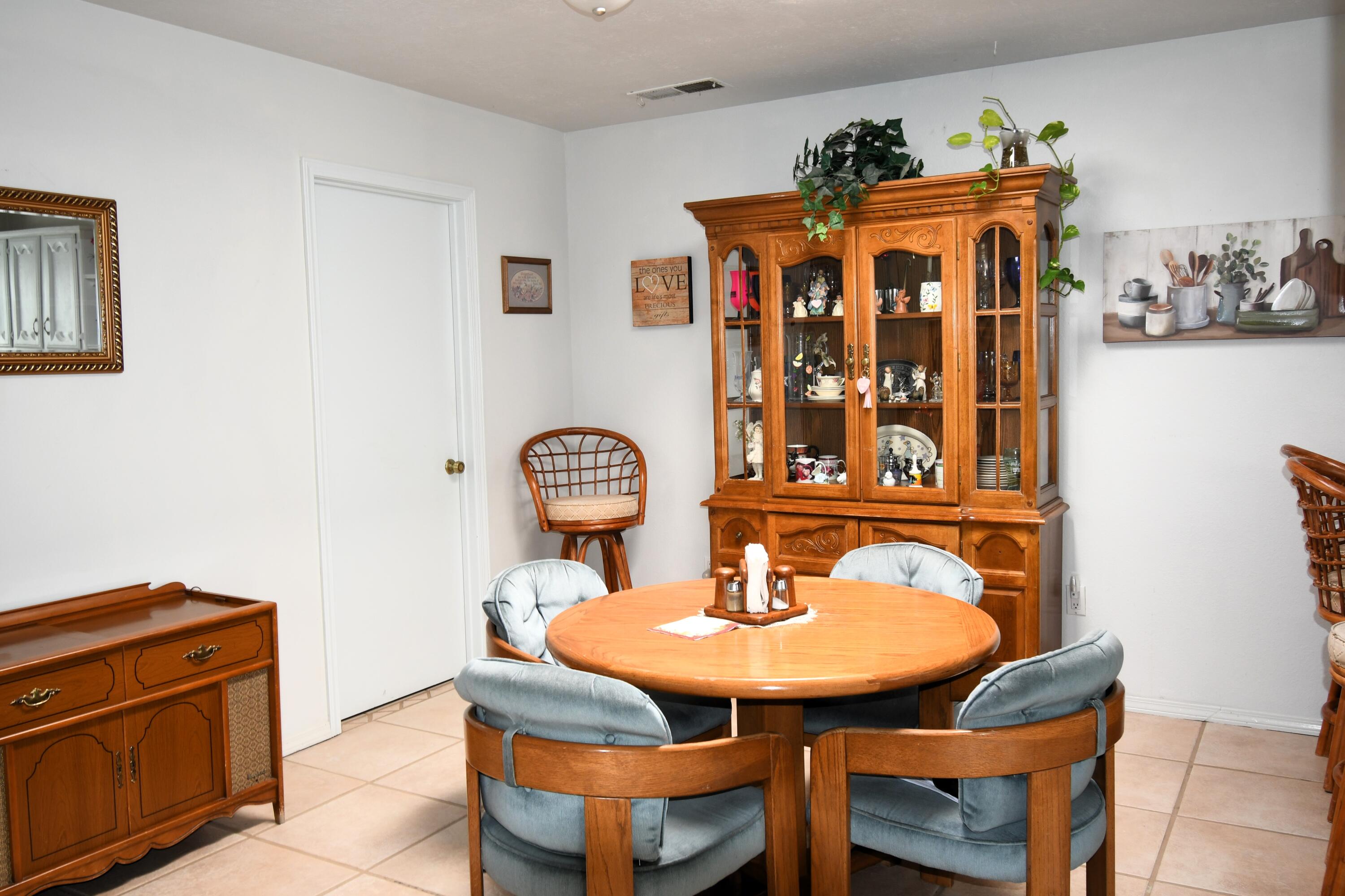 6916 Black Pine Place NE