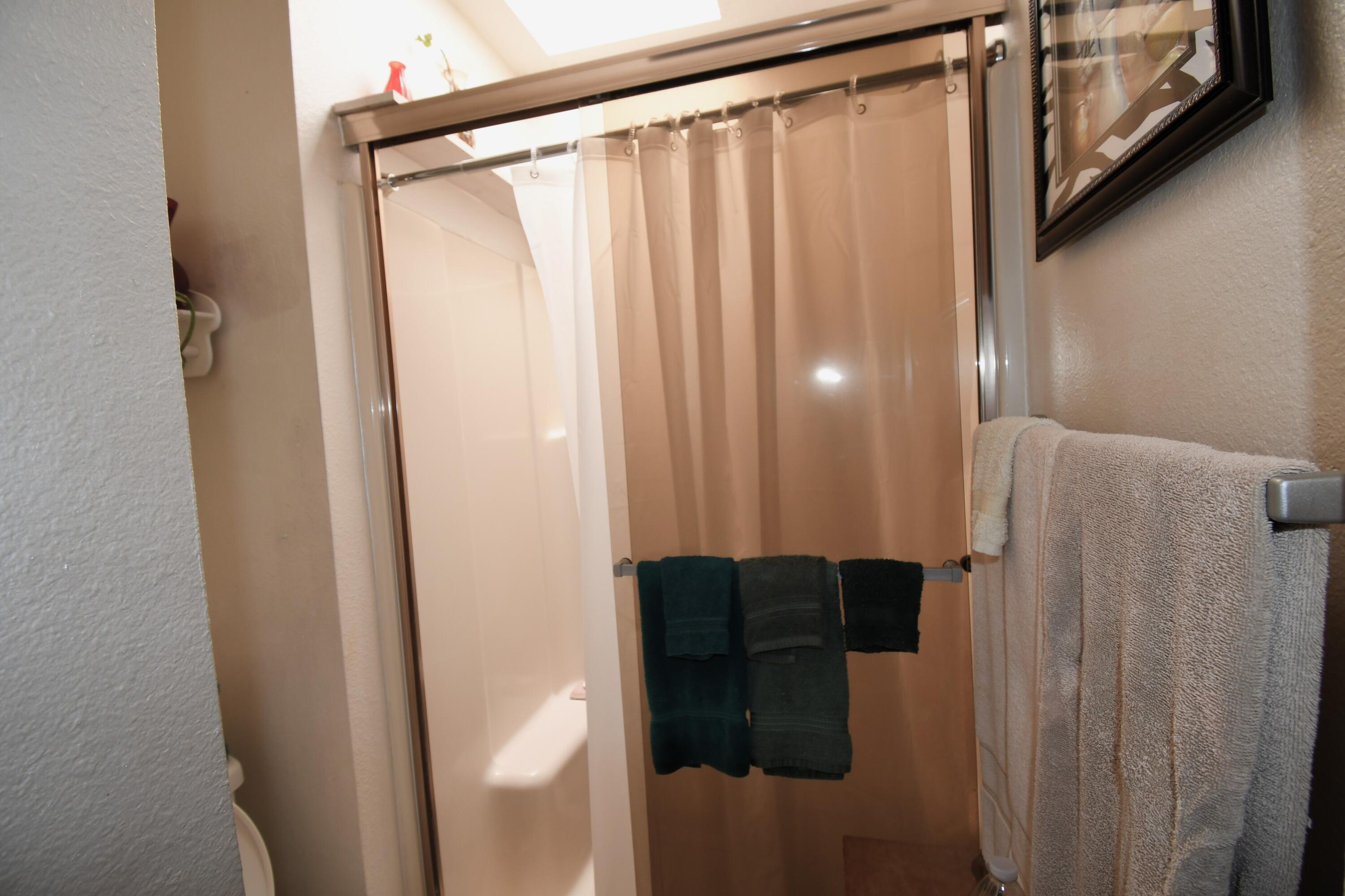 6916 Black Pine Place NE