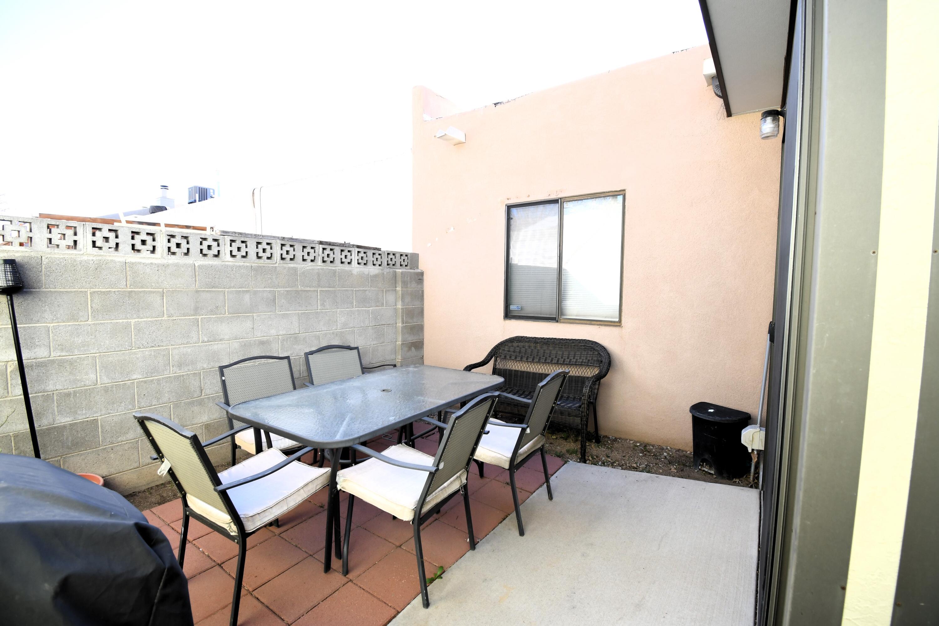 6916 Black Pine Place NE