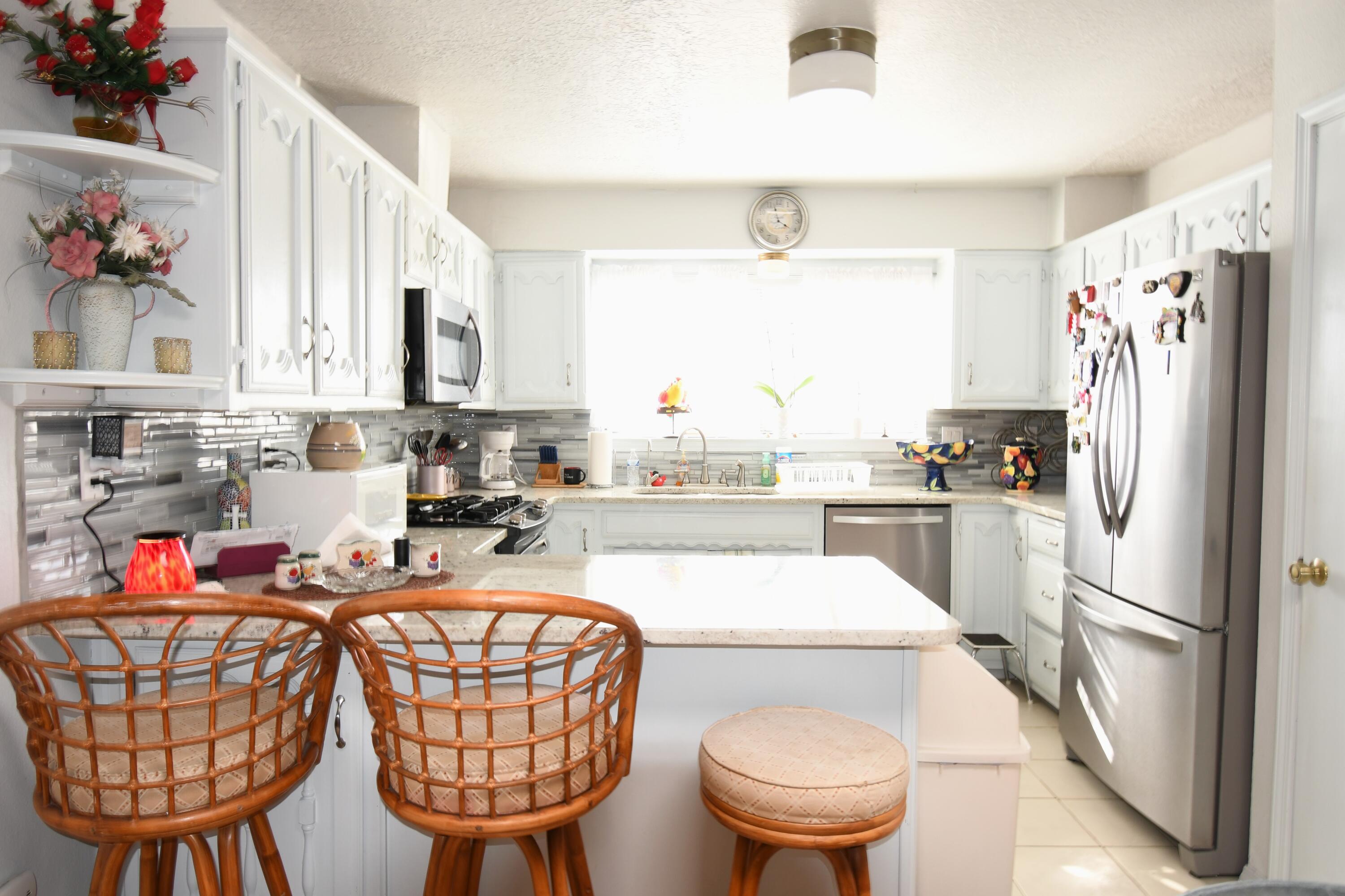 6916 Black Pine Place NE