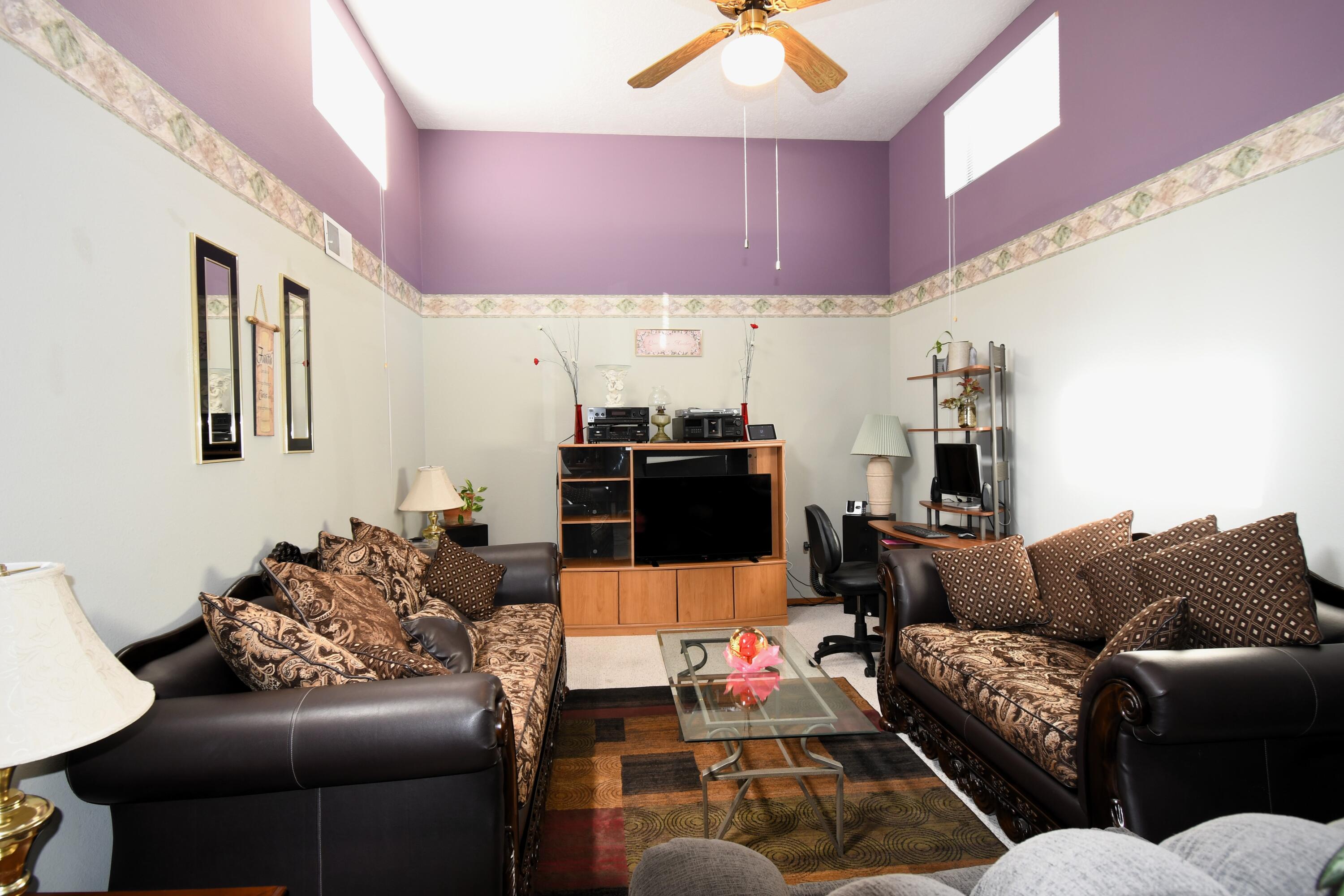 6916 Black Pine Place NE